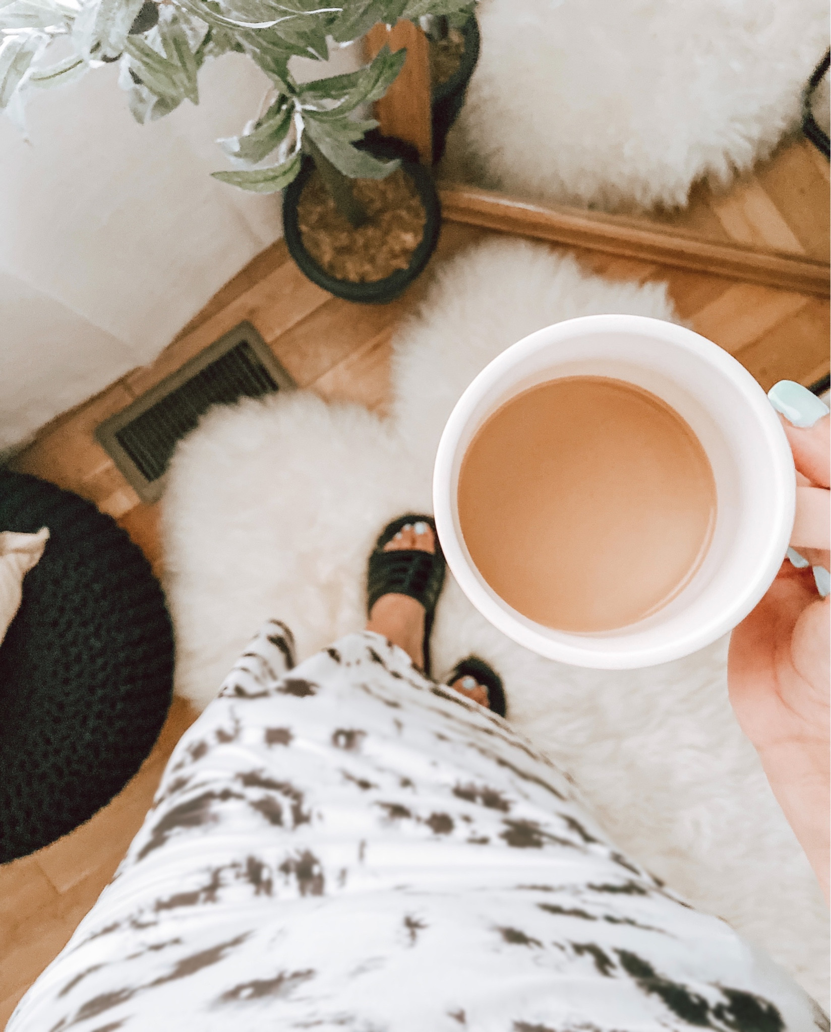 { ON THE GO } COMFY SUMMER ESSENTIALS - shop my favorite tshirt dresses & newest favorite sandals 🙌🏼 



#LTKunder50 #LTKcurves #LTKSeasonal