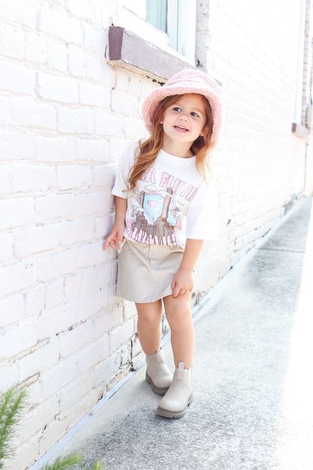 Fall Band Tee Styling For Toddler

Band tee / corduroy / corduroy skirt / fall boots / toddler style / bucket hat / kids hat / Teddy bucket hat / Pink Floyd tee / toddler fall outfit / cotton on / cotton on kids / cotton on kids crew

#LTKkids #LTKstyletip #LTKSeasonal