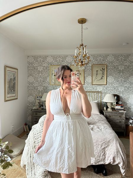 Textured deep v smocked waist mini white dress from Abercrombie 

#LTKSaleAlert #LTKFindsUnder50 #LTKStyleTip