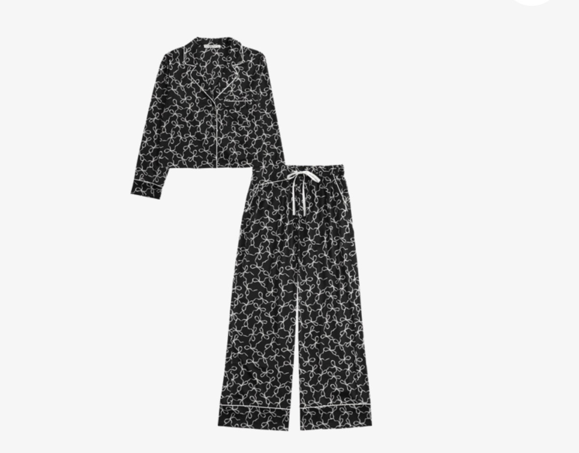 New bow matching pjs
Holiday pjs 
Abercrombie finds 

#LTKSaleAlert #LTKFindsUnder50 #LTKFindsUnder100