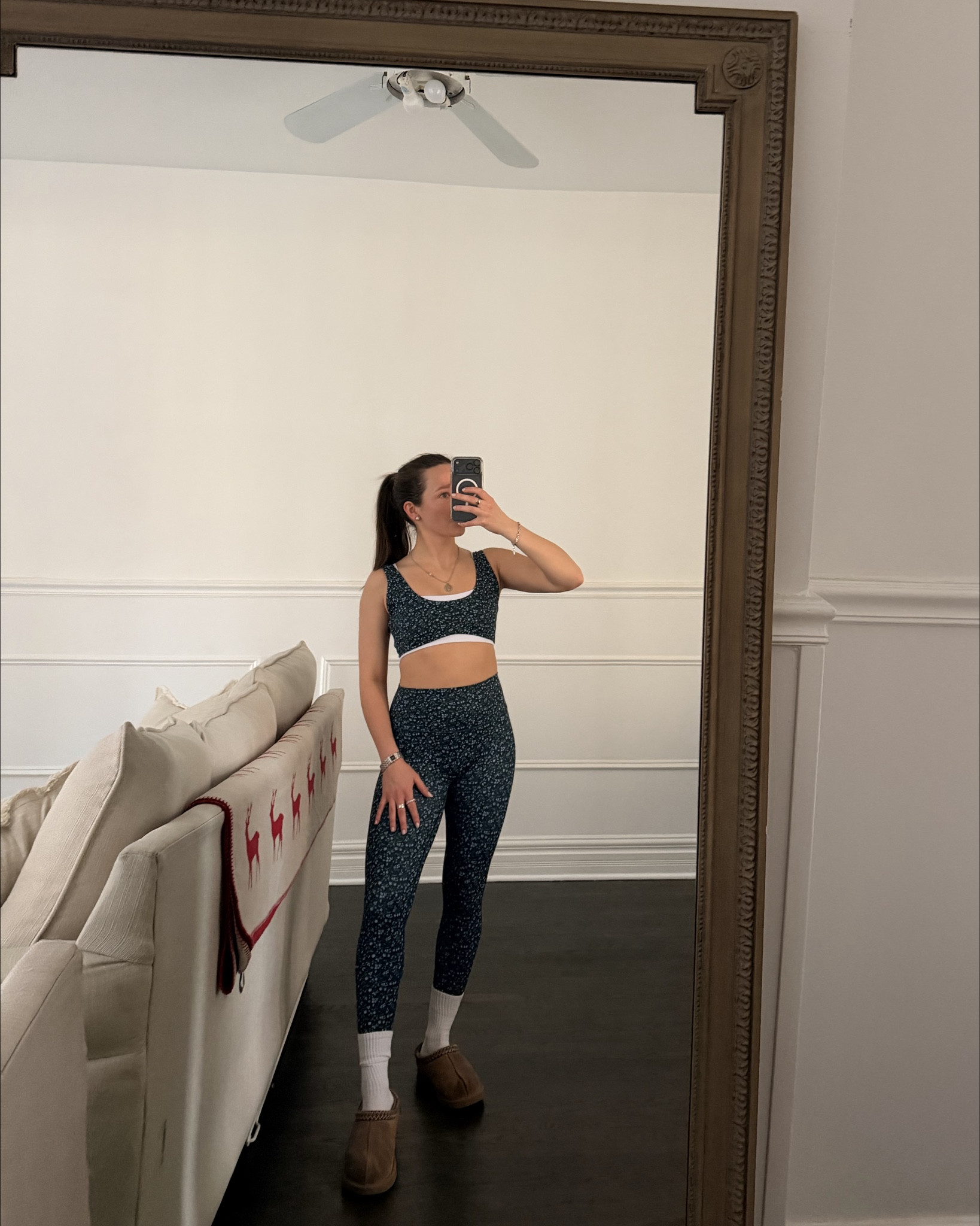 Pilates outfit!  
@abercrombie 
@Nike US 

#LTKmorningroutine #LTKfitnessgoals #LTKdayinmylife