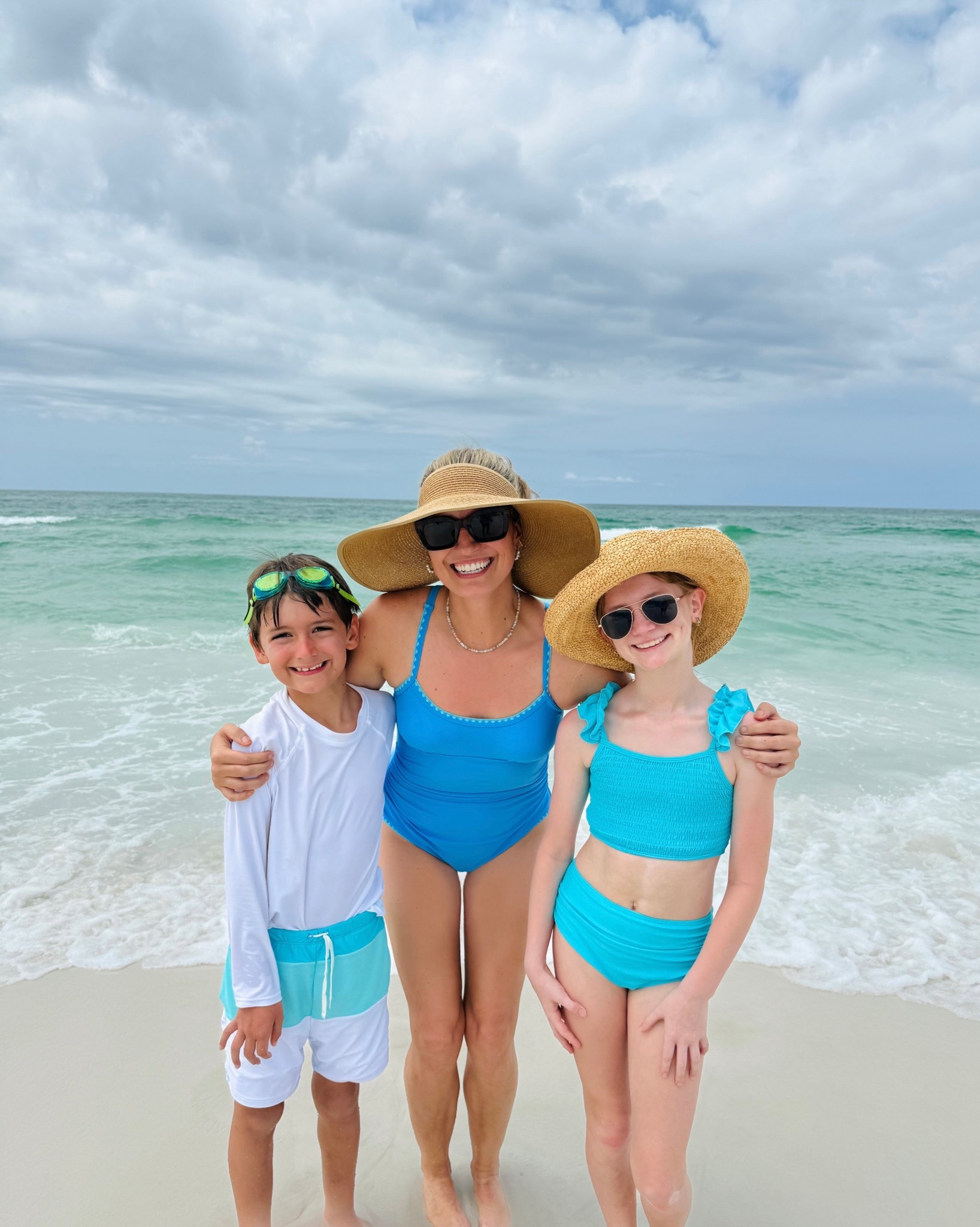 Beach life is the best! 🌊☀️👙
Sandy toes, salty breeze, and swimsuits we’d wear on repeat 🐚



#BeachVibes #BeachDayStyle #LTKBeach #LTKTravel #LTKSwim #VacationStyle #WhatToWearToTheBeach #ResortStyle #MomStyleOnTheGo #LTKFinds

#LTKFamily #LTKSummerEdit #LTKSwim