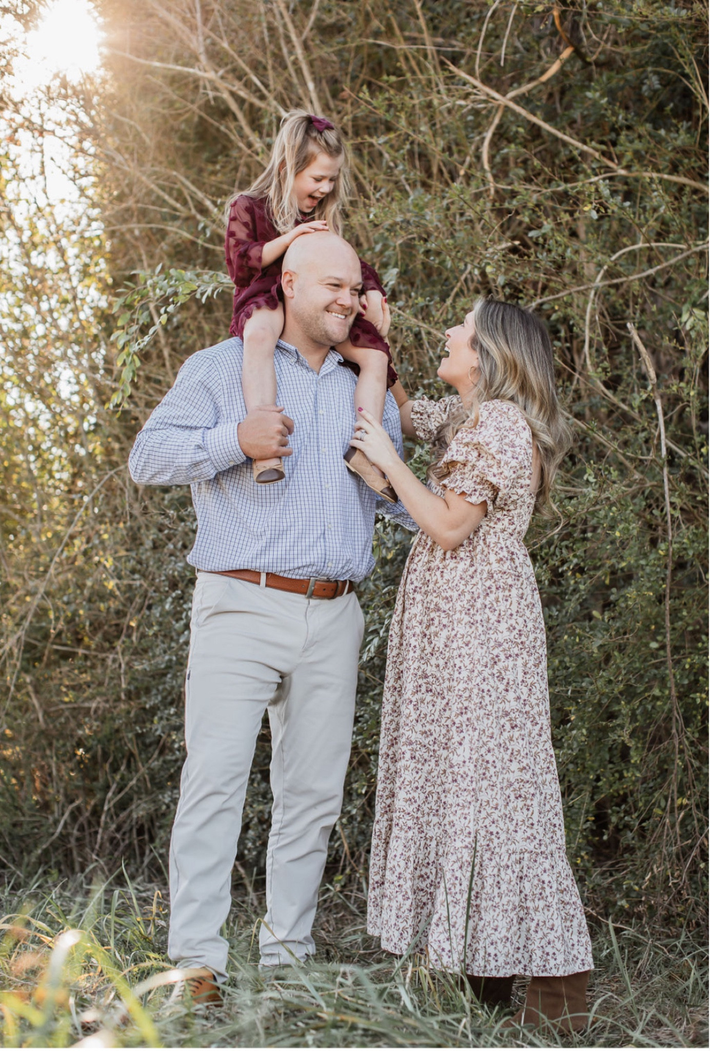 Fall family photos, family photos, fall, autumn, Christmas cards, family Christmas photos, what to wear, bump friends, pregnancy, pregnancy fit, maternity, pregnancy photos, fall photos, fall photos fit 

#LTKBump #LTKSeasonal #LTKFamily