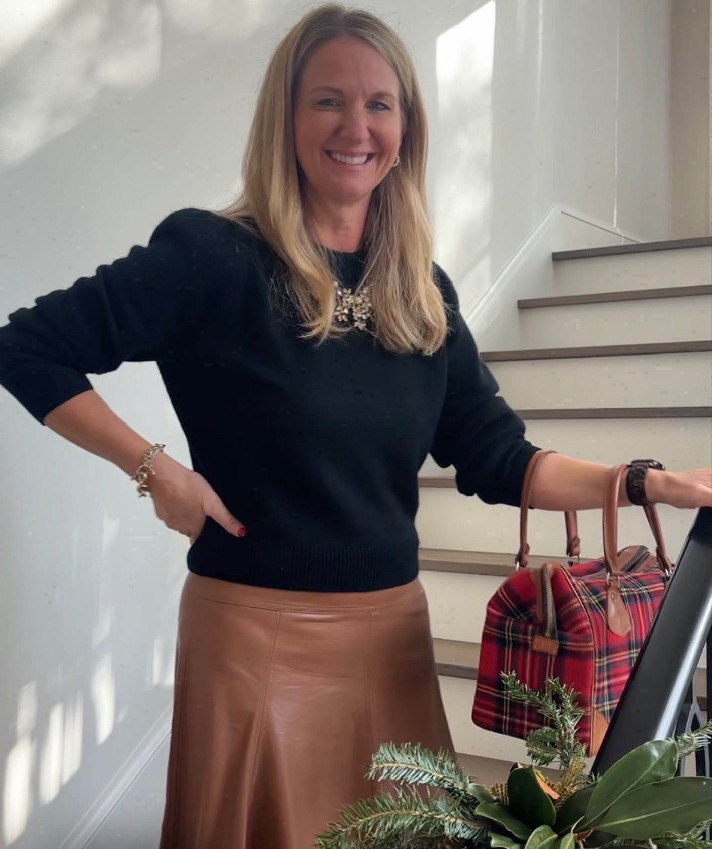 OOTD for the holiday showhouse 

My purse is vintage but I linked something similar ❤️