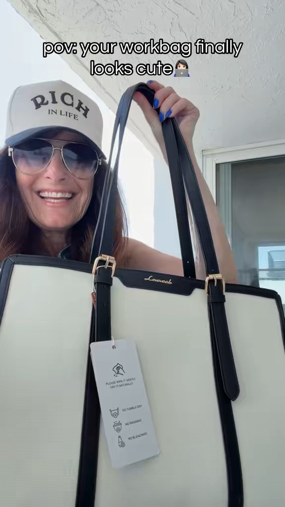 U can mean business while looking stylish.👩🏻‍💻💃🏻 #lovevook #laptopbag

#LTKootd #LTKWorkwear #LTKdayinmylife