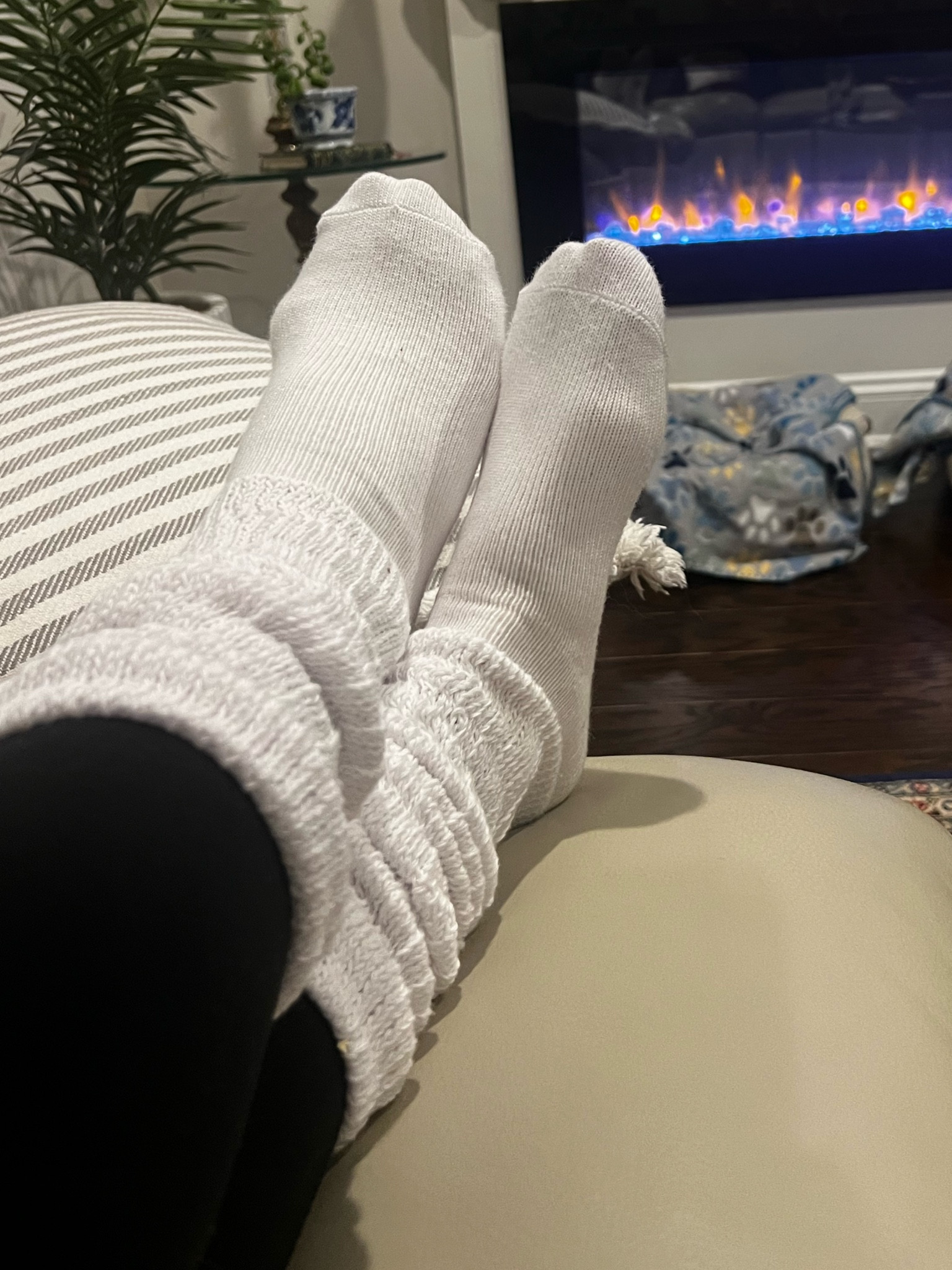 Aritzia Tall White Slouch socks for women! So soft and warm and on sale!! Wearing a size small 

#LTKGiftGuide #LTKHoliday #LTKsalealert