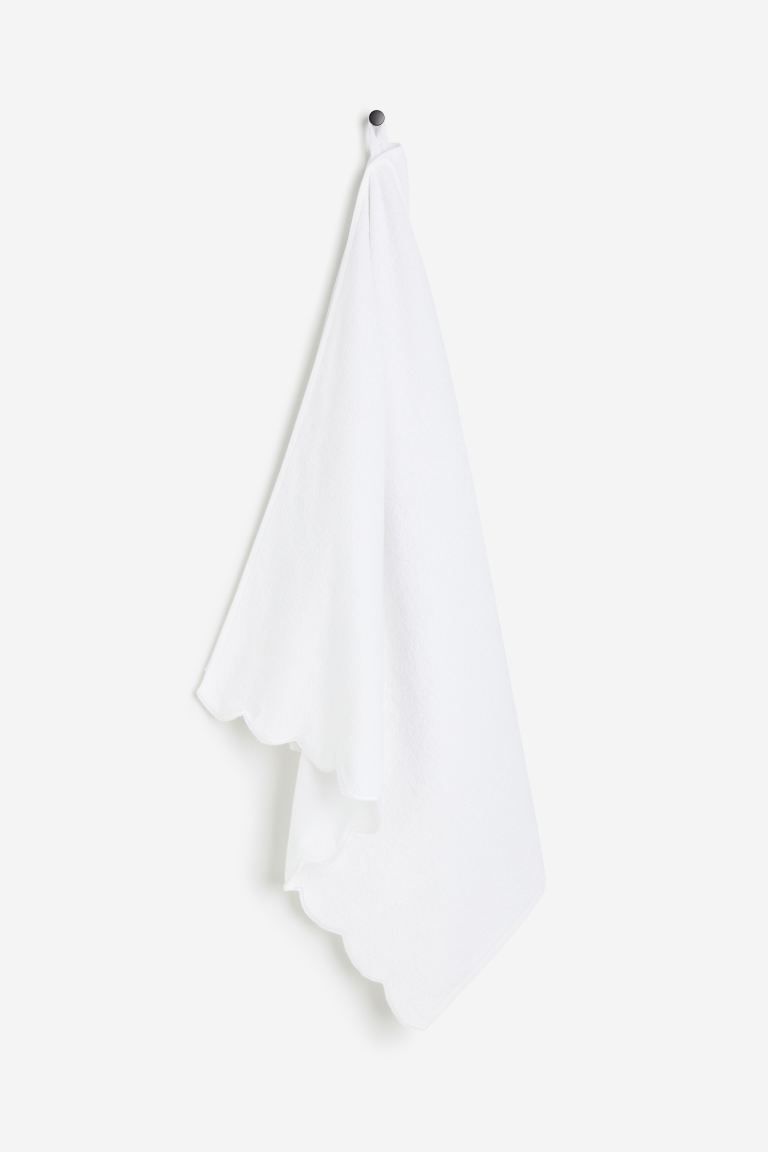 Scalloped-edge Bath Towel  - White - Home All | H&M US | H&M (US + CA)