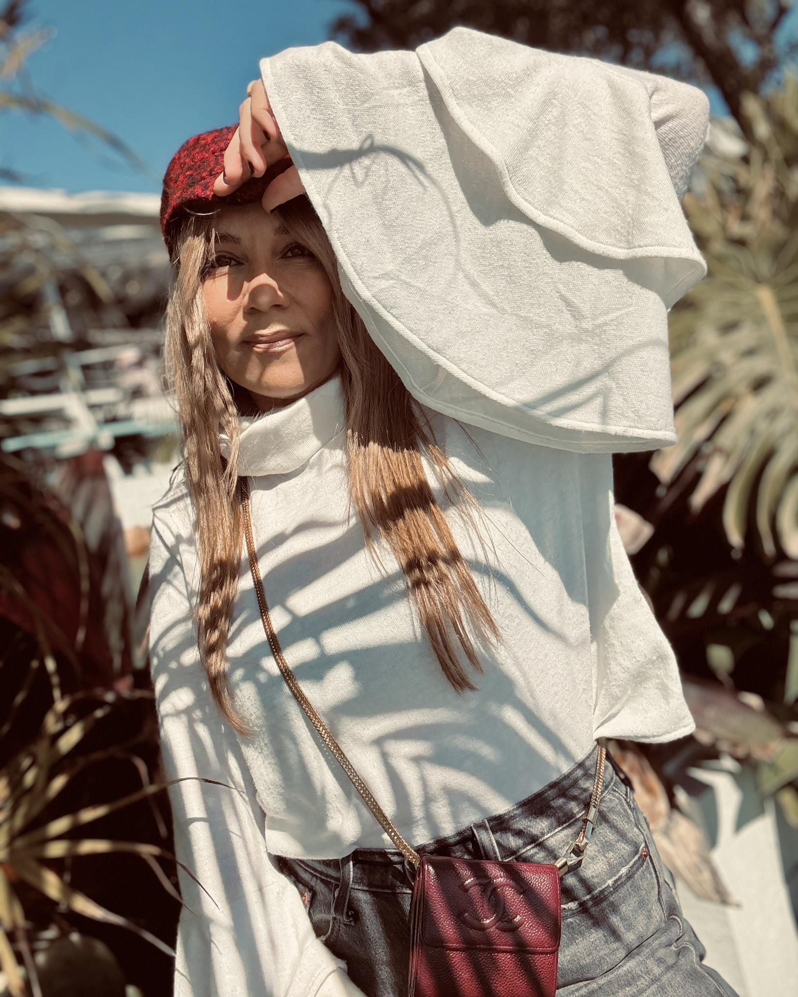 Love a statement sleeve
🤍
thrifted top
@levis jeans
@hm shoes
@chanelarchives
wallet on a chain 
vintage hat


#LTKOver40 #LTKStyleTip