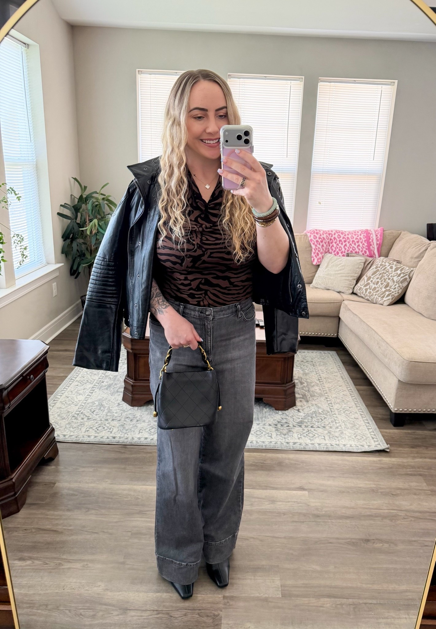 How cute is this halter top?! 🤎 

It’s one of those pieces you can style so many different ways dress it up, keep it casual, layer it endless options. ✨Such a good transition piece into spring. 

#outfitinspiration #ootd #springfashion #transitionaloutfit 





#LTKootd #LTKTall #LTKSeasonal