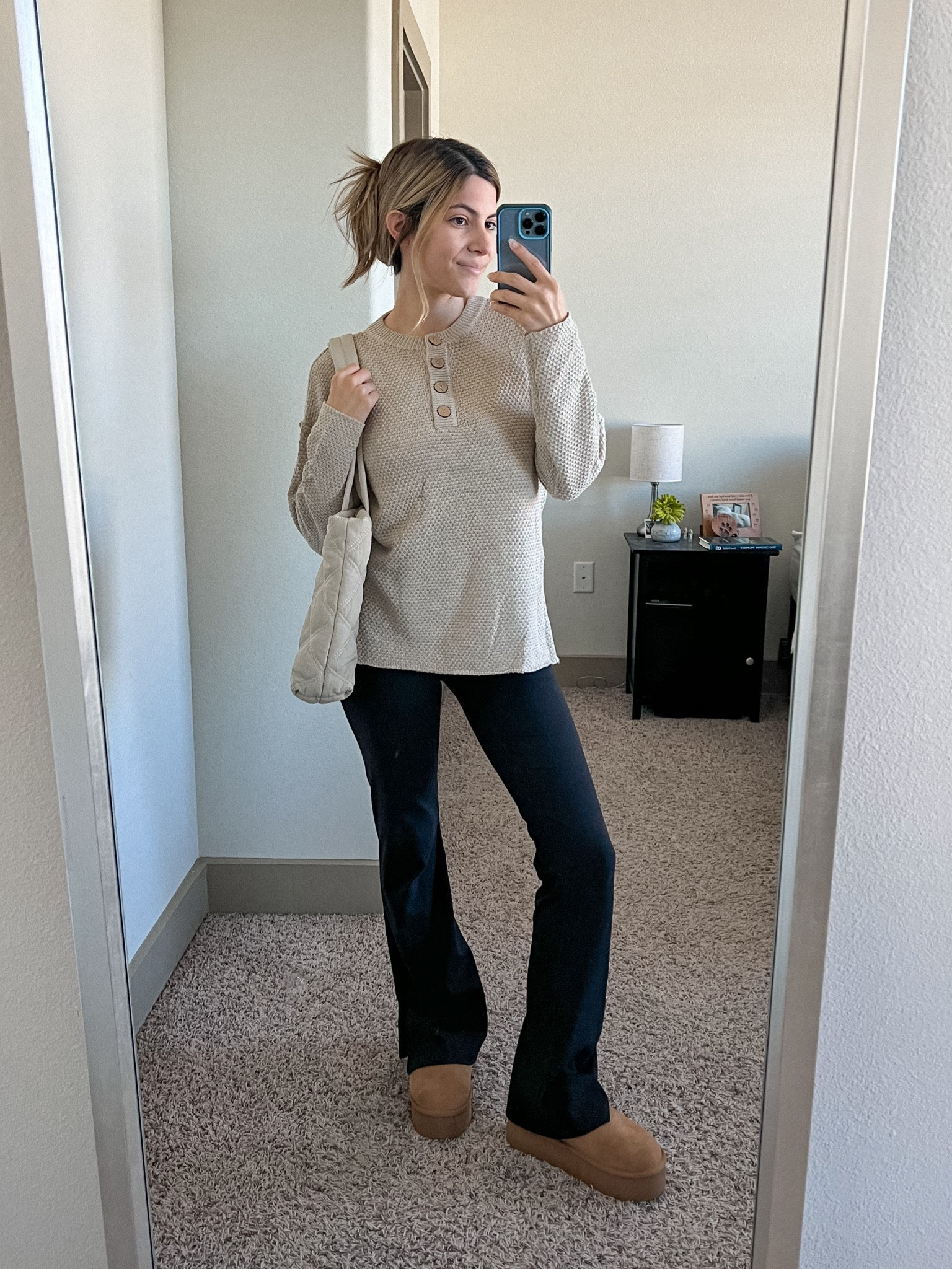 Coffee shop ootd 🤎
size small in waffle top 


Cozy outfit, comfy winter outfit, waffle knit sweater, Amazon uggs, Amazon sweater, Amazon fashion, puffer tote bag 

#LTKSeasonal