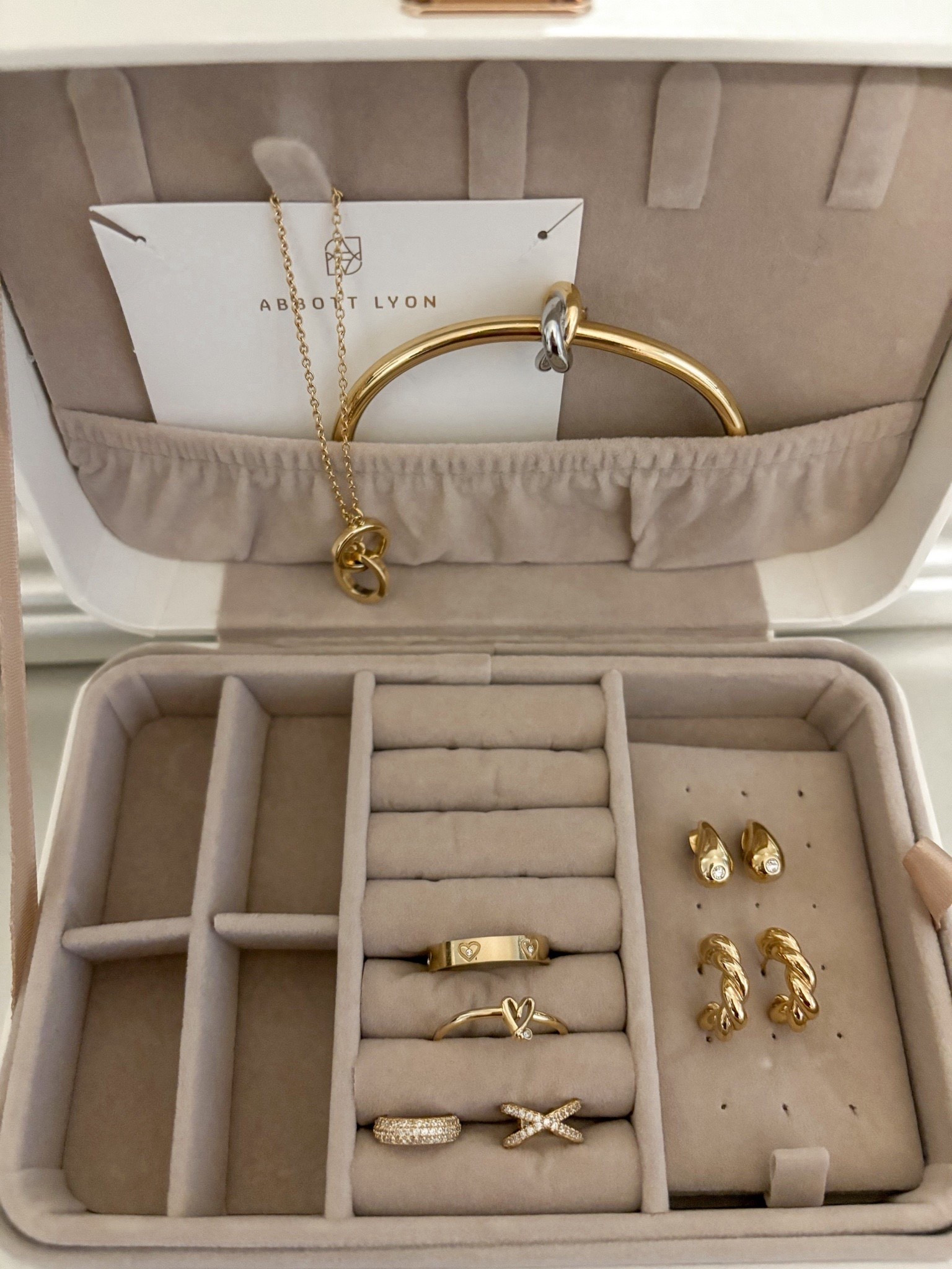 Gold jewelry ✨🫶🏽 abbot lyon 

#LTKFindsUnder100 #LTKMidsize #LTKSeasonal