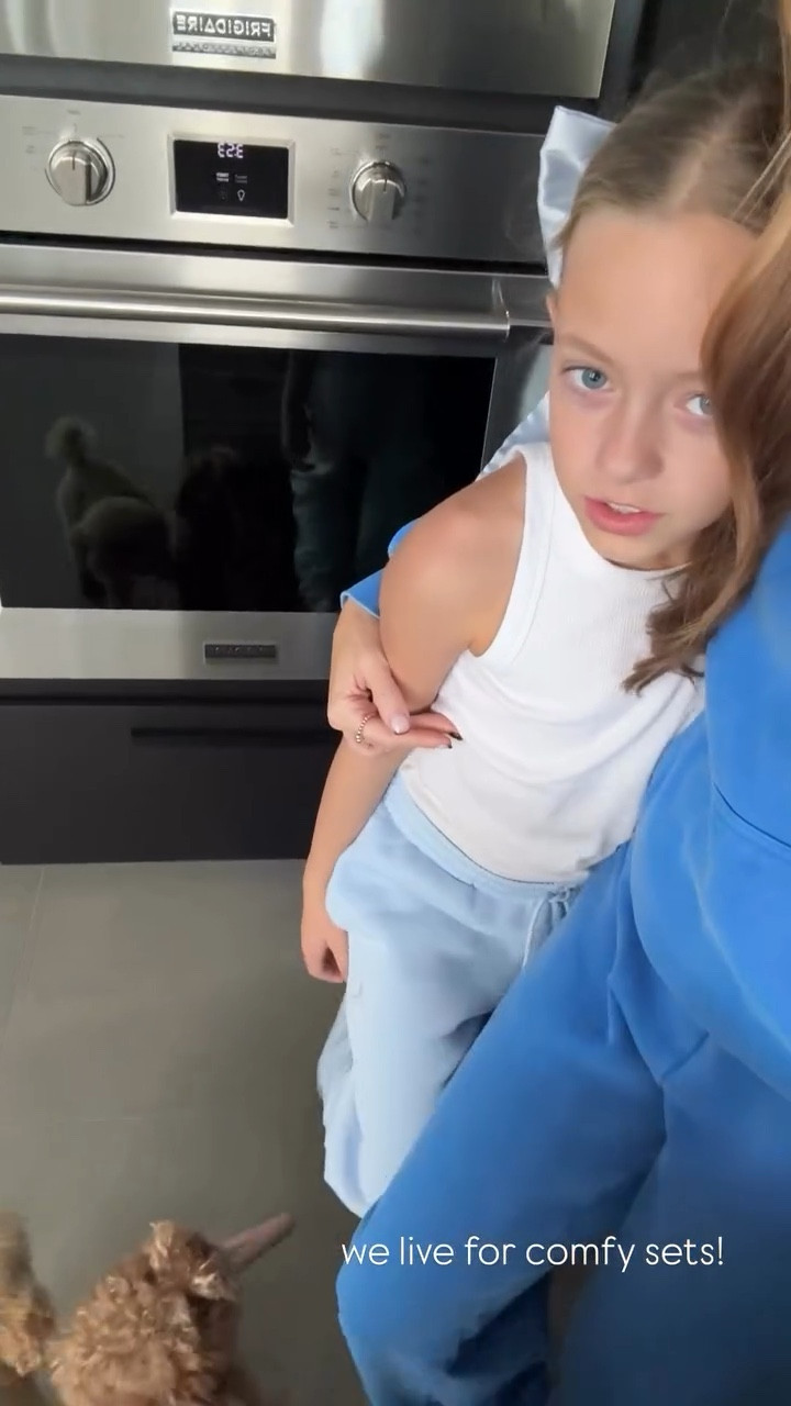 we live for comfy sets!

Sweat set, comfy set, casual set, aritzia sweat set, gift idea, gift for her 

#LTKootd #LTKSeasonal