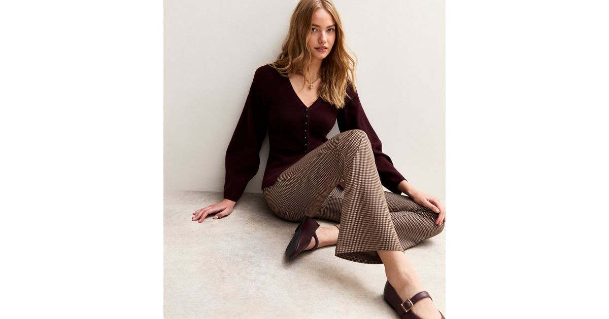 Brown Jacquard Dogtooth Flared Leg Trousers | New Look | New Look (UK)