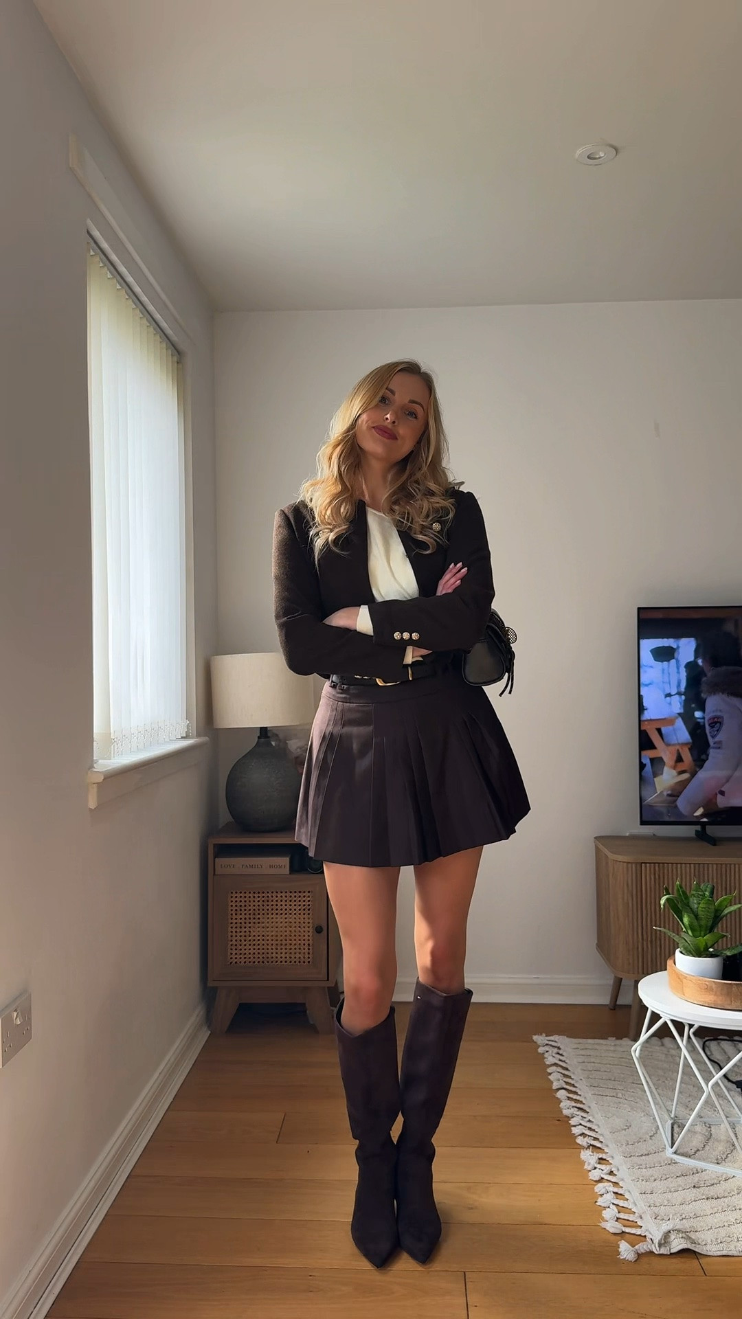 Autumn outfit inspo 🫶🏼
@GoeliaGlobal 

10GS – $10 off (no minimum purchase)
GS15 – 15% off when purchasing 2 or more items
GS33 – 33% off when purchasing 5 or more items

#outfitinspo#fallfashion#chicstyle#preppystyle#miniskirt

#LTKuk #LTKautumn #LTKeurope