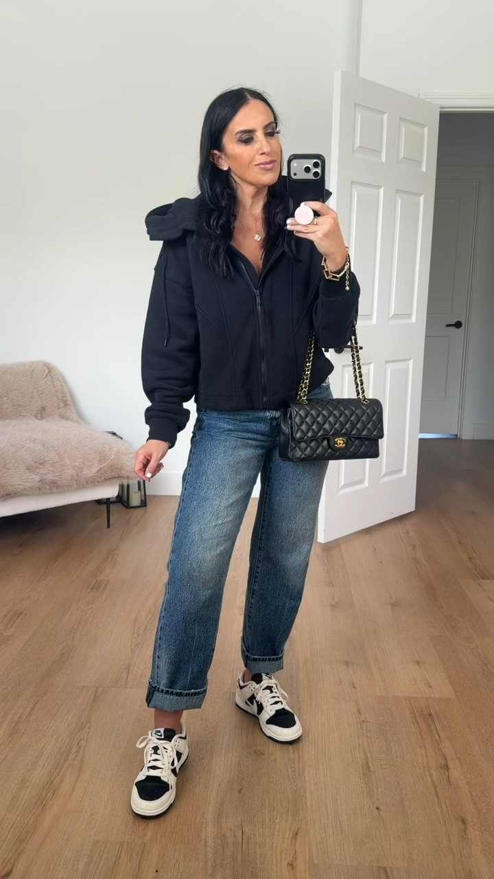 Boost Up Cotton Fleece Full Zip Hoodie - I’m wearing a size Small.

Pistola Crop Barrell Jeans - I’m wearing a size 27.