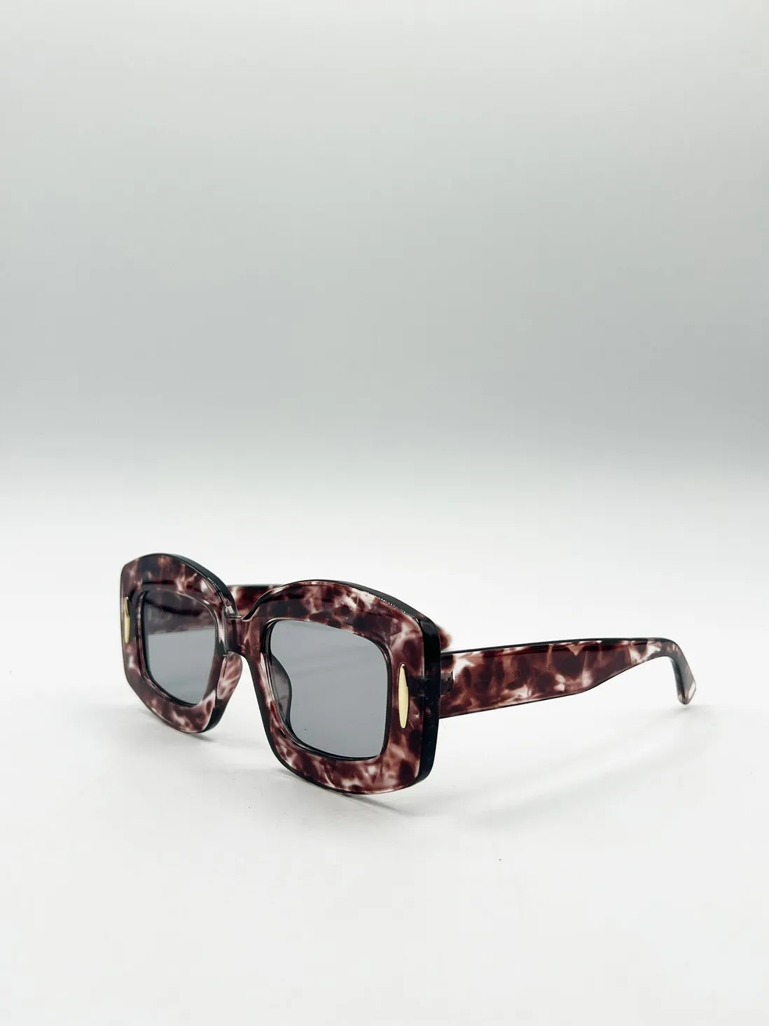 Sunglasses | Oversized Chunky Rectangle Sunglasses in Brown multi | SVNX | Boohoo.com (UK & IE)