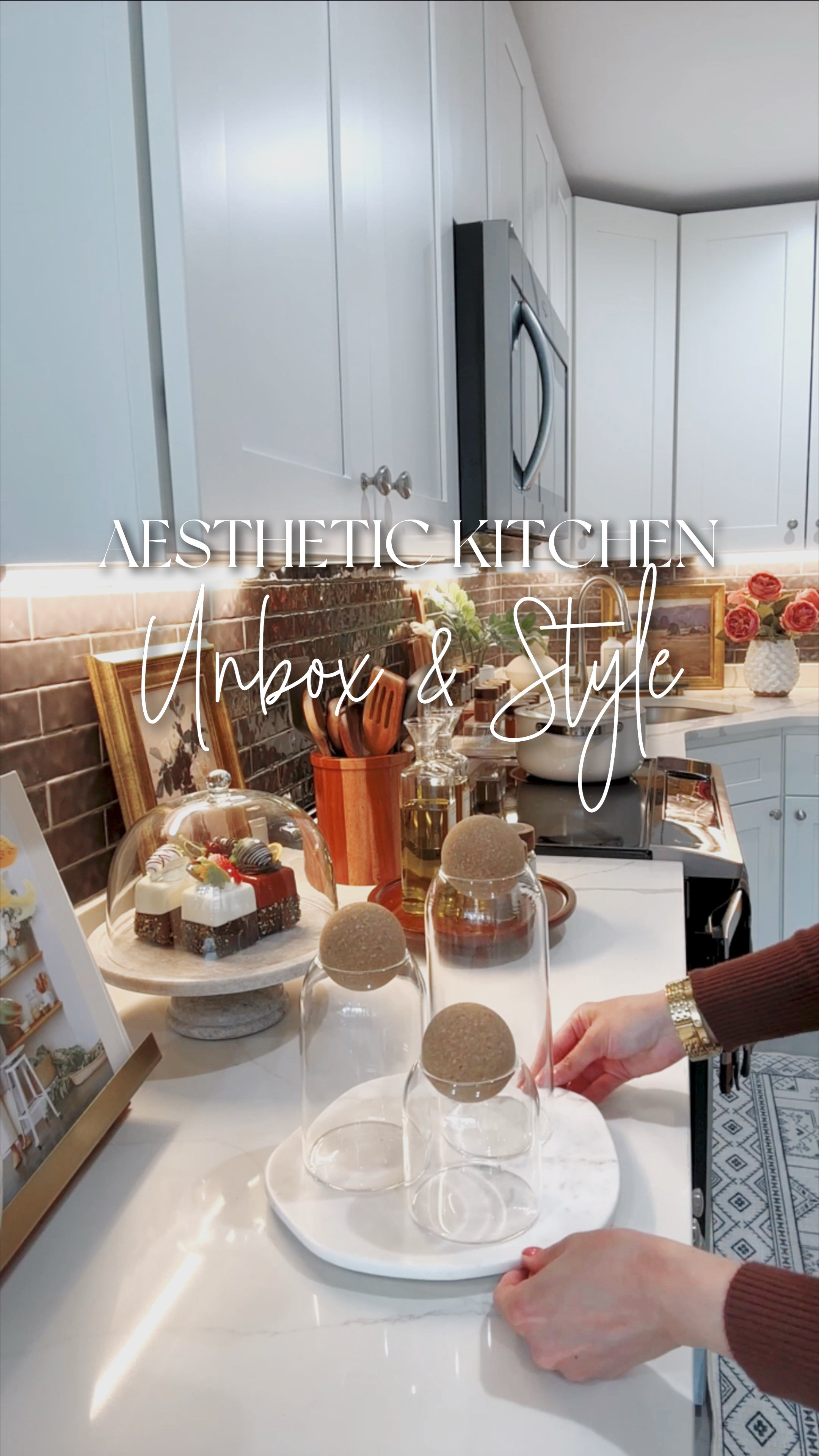 Loving these jars and a gorgeous marble board to style them. 

Marble board
Cork lid stylish jars
Aesthetic kitchen 
Kitchen counter styling
Storage jars