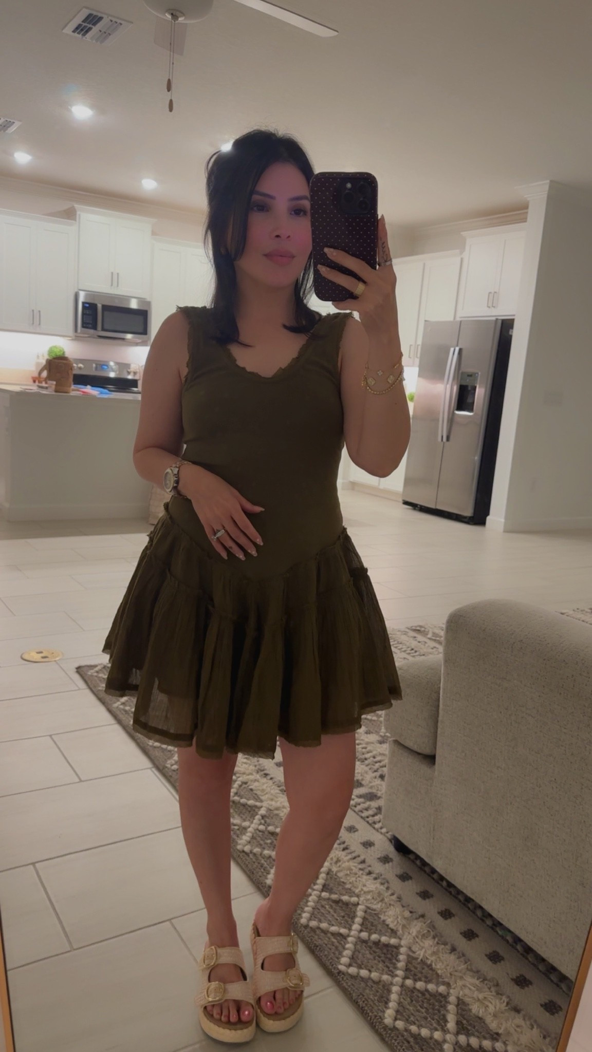 No necesitaba otro vestido… pero este de Free People claramente sí. Estoy oficialmente enamorada, es todo lo que se le llama comodidad, tengo dos colores y creo que necesitaré otro más sin duda. Los compro talla xs, la tela es súper suavecita y es un vestido que se ajusta a tu cuerpo sin estar apretada; es un “MUST HAVE”.

#LTKPetite #LTKootd #LTKmomlife
