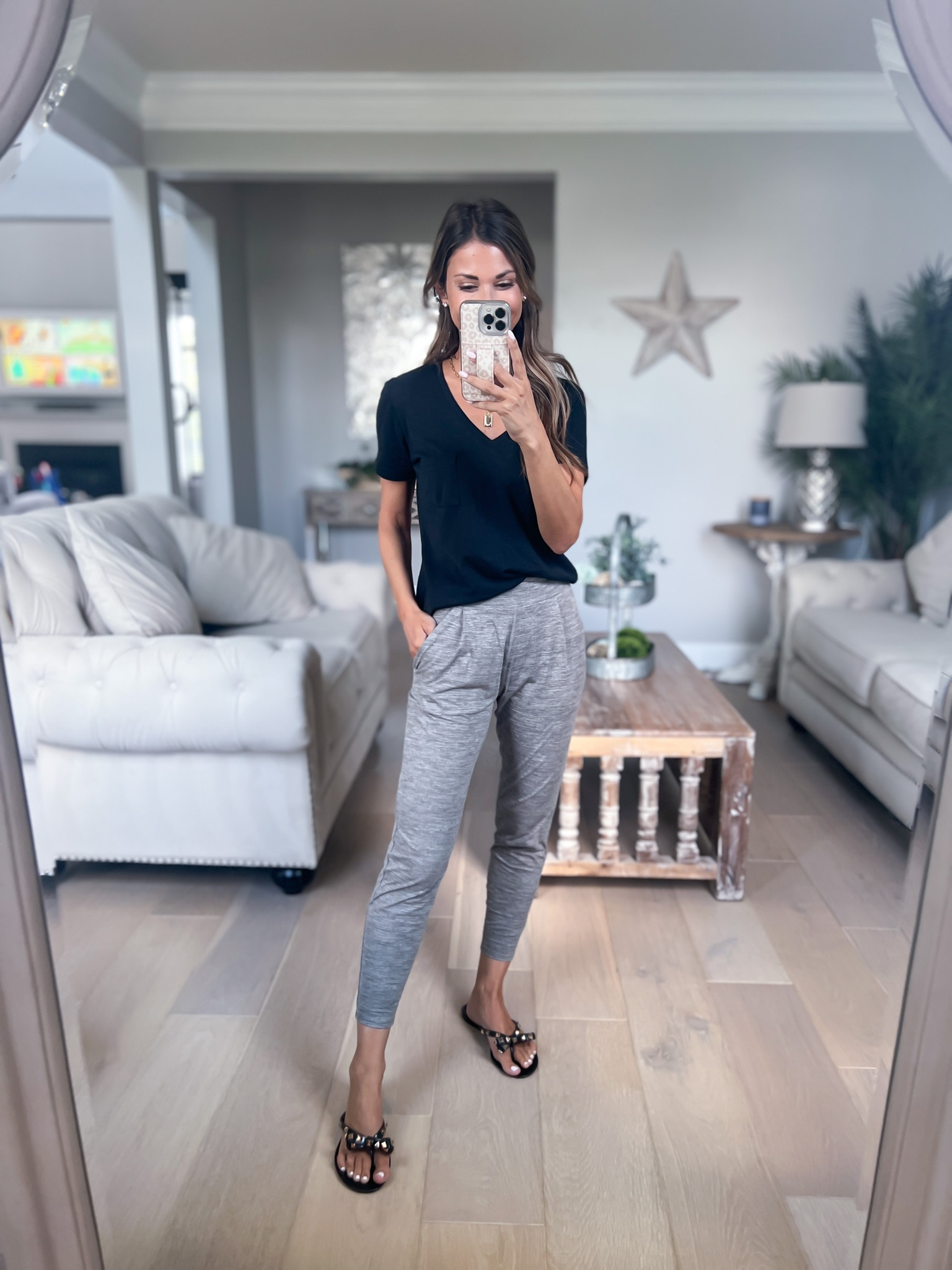 Vuori jogger pants//on sale//$39//xxs//5’1//madewell tee//xs//

#LTKsalealert #LTKunder50