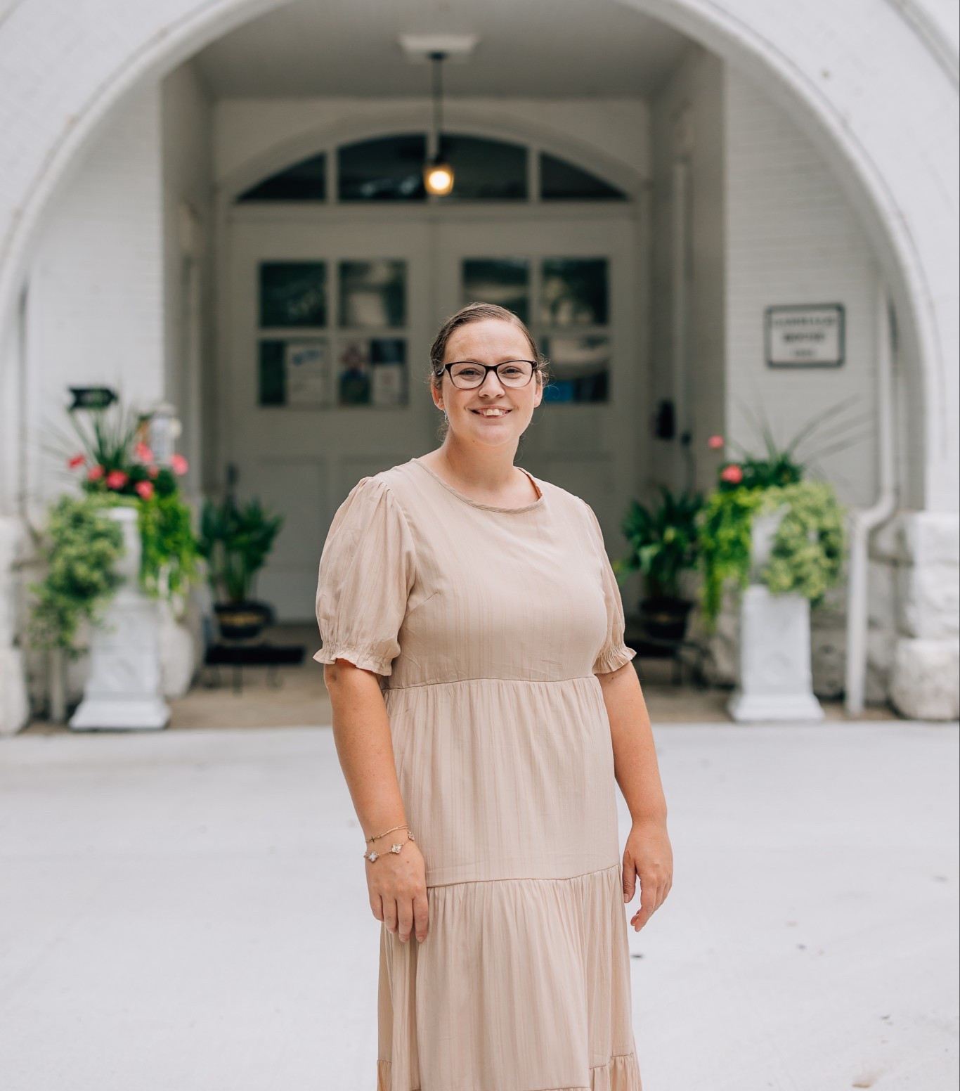 Wore this dress for family photos and I’m obsessed 🤩 

Fall Family Photos, family pictures inspo, women’s dresses for family pictures 

#LTKHoliday #LTKSeasonal #LTKFindsUnder100
