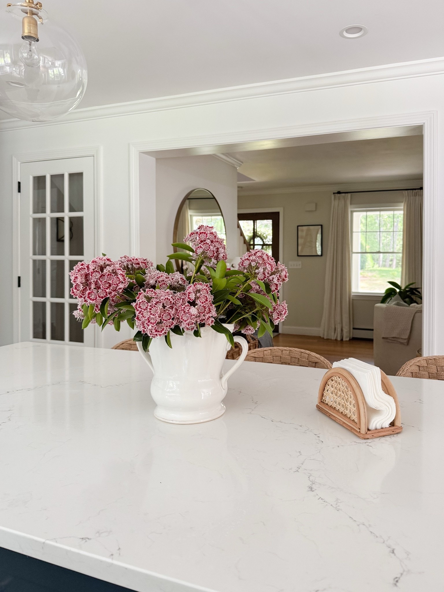 Trending Coastal Kitchen

affordable home decor  affordable home finds  coastal kitchen  coastal kitchen finds  sherricalnanhome

#LTKHome