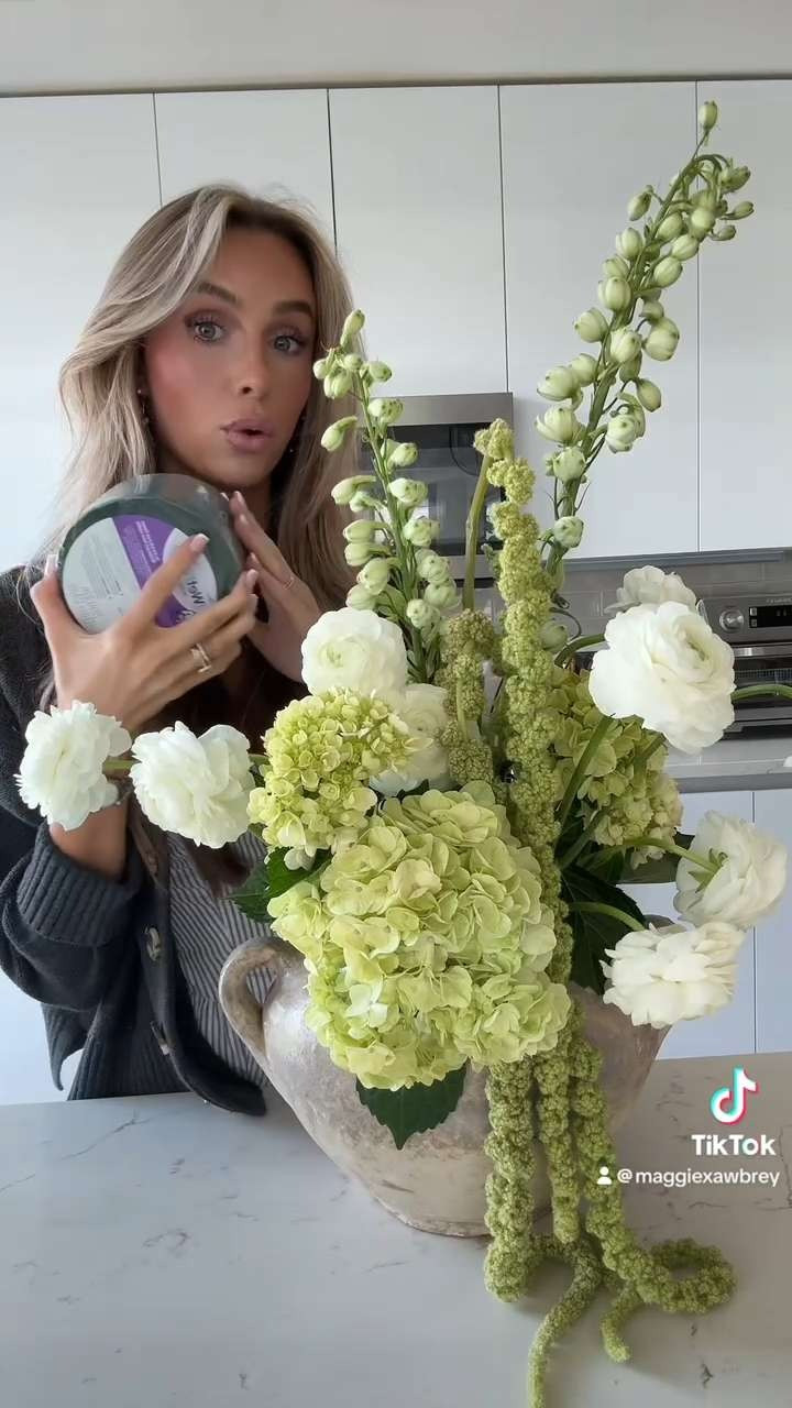 in my floral arrangement era 💐

#floralarrangementstaples #floralstaples #floweressentials 

 #LTKHome