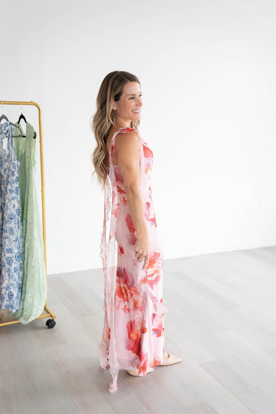 Wedding Guest Dresses

Petal & Pup  midi dress   floral dress  heels  trendy outfits  spring fashion  spring dress spring outfit  spring wedding  summer wedding

#LTKgrwm #LTKWedding #LTKootd