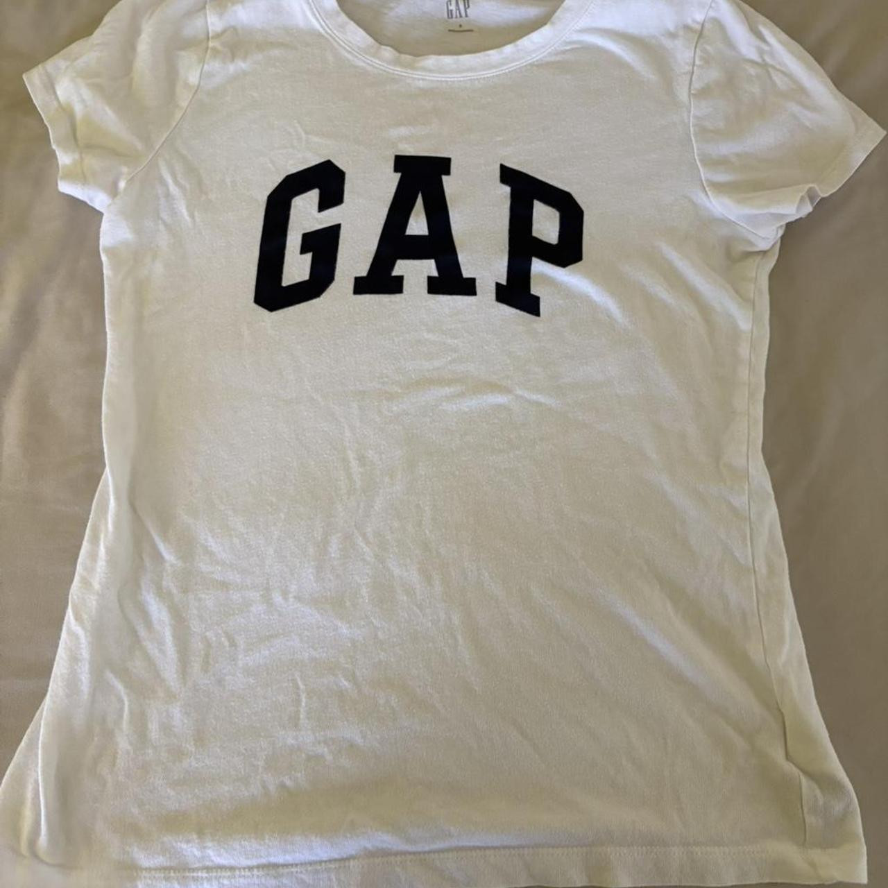 Gap Women's T-shirt - White - S | Depop US