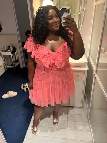 Dinner outfits tonight in NYC 

Wearing Size 20, strapless bra and spanx
Wig is 30 inches cut and styled

#plussizefashion #plussizedresses #nyfw 

#LTKfindsunder100 #LTKplussize #LTKshoecrush
