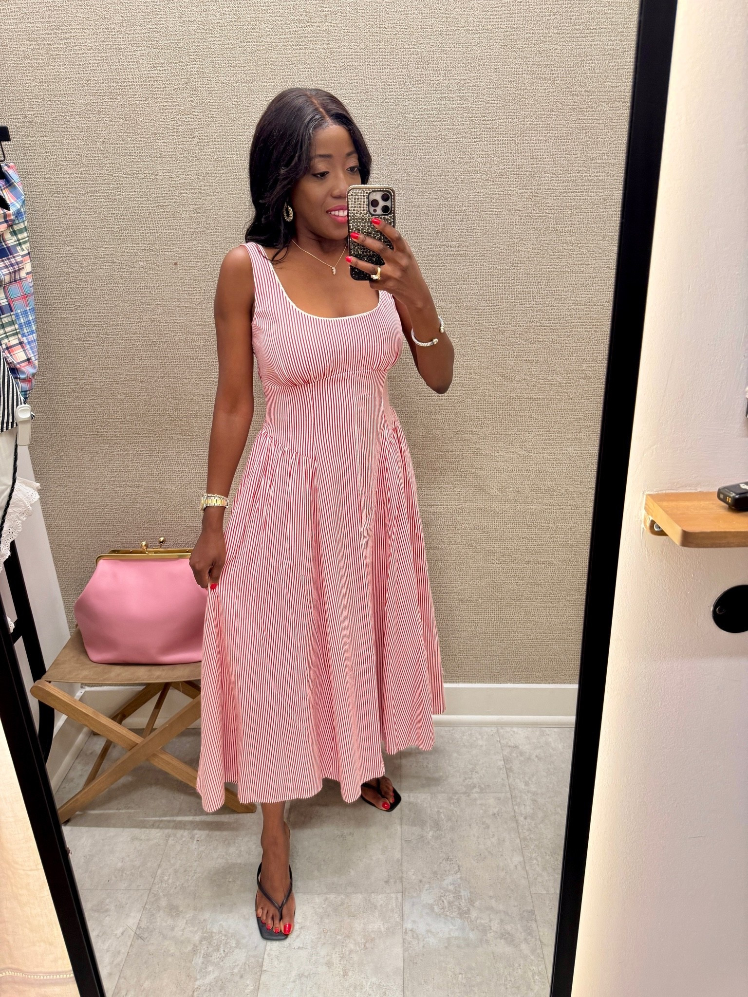 This dress has a padded bra and side pockets. True to size. Wearing a small. 

Summer Outfits, Summer Dress, Dress, Vacation Outfit,

#LTKxAbercrombie #LTKOver40 #LTKootd