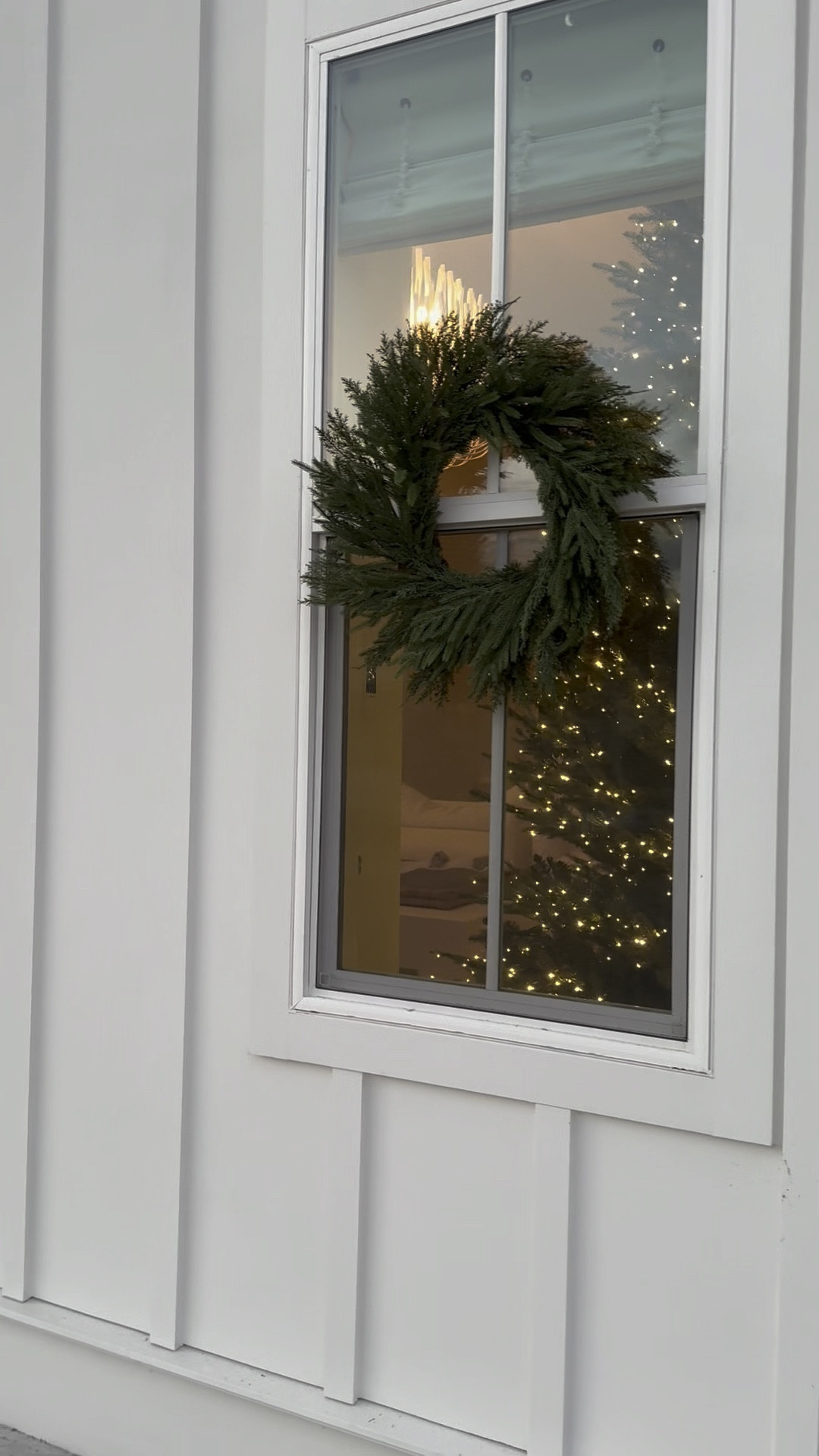 Christmas wreath hook 

#LTKHome #LTKSeasonal #LTKHoliday