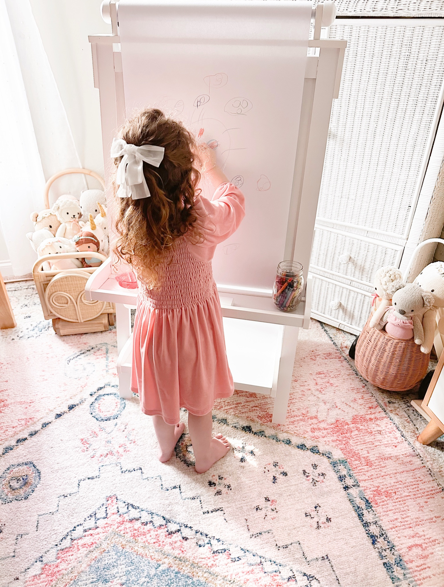 I love watching them do the things they love🎨✍🏻

#ad New Year, New Play and my children absolutely love their Deluxe Wooden Art Easel from @kidkrafttoys! It’s been so sweet to see them all use their creative side and it’s also a great tool to use for our daily homeschool routine! I have it linked in my LTK! 

#KidcraftCreator #Kidcraft

#LTKKids #LTKFamily #LTKGiftGuide