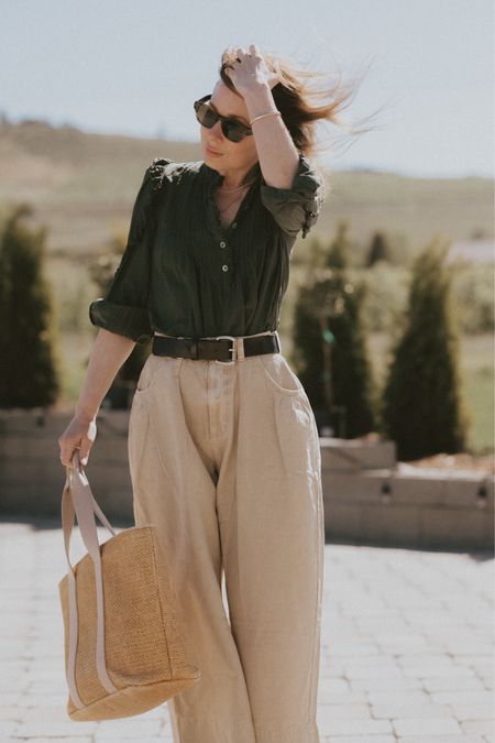 Go a few sizes up with your chinos, dockers and slacks to get that “borrowed from the boys look” all the it girls have when they’re wearing trousers. Nothing makes the waist look as good as a pair of pants just 1 size up! 🤫

#LTKStyleTip #LTKSeasonal #LTKWorkwear