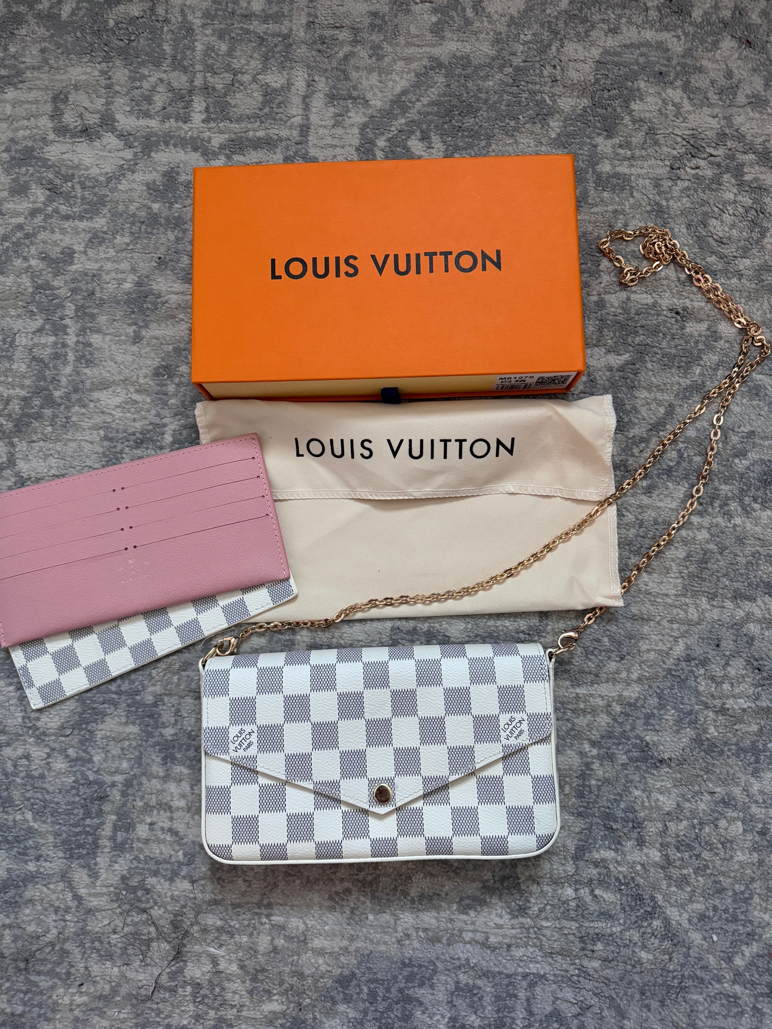 the perfect staple bag!🤍

#LTKFindsUnder50 #LTKHoliday #LTKStyleTip