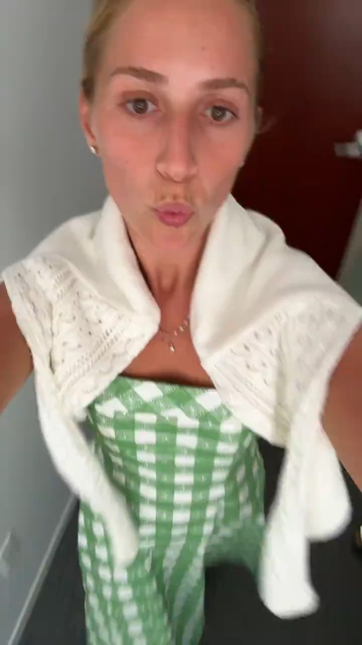 💚🍀🐢🥑🌴

Green outfit
Golden goose sneakers
Good goose hi star
Platform sneakers
White sneakers
Work outfit
Office outfit
White sweater
White cardigan
Causal office outfit
Work clothes
Summer work outfit
Summer outfit
Summer style
Preppy outfit
Preppy style
Spring outfit
Spring style
Summer outfit
Summer style
Weekend outfit
Rosie Assoulin dress
Rosie Assoulin drop me a note dress
Gingham dress
Spring dress
Summer dress
Easter dress
Girly dress
Preppy dress
Printed dress
Green dress
Rent the runway
Long dress
Maxi dress
Midi dress

#LTKootd #LTKdayinmylife #LTKWorkwear