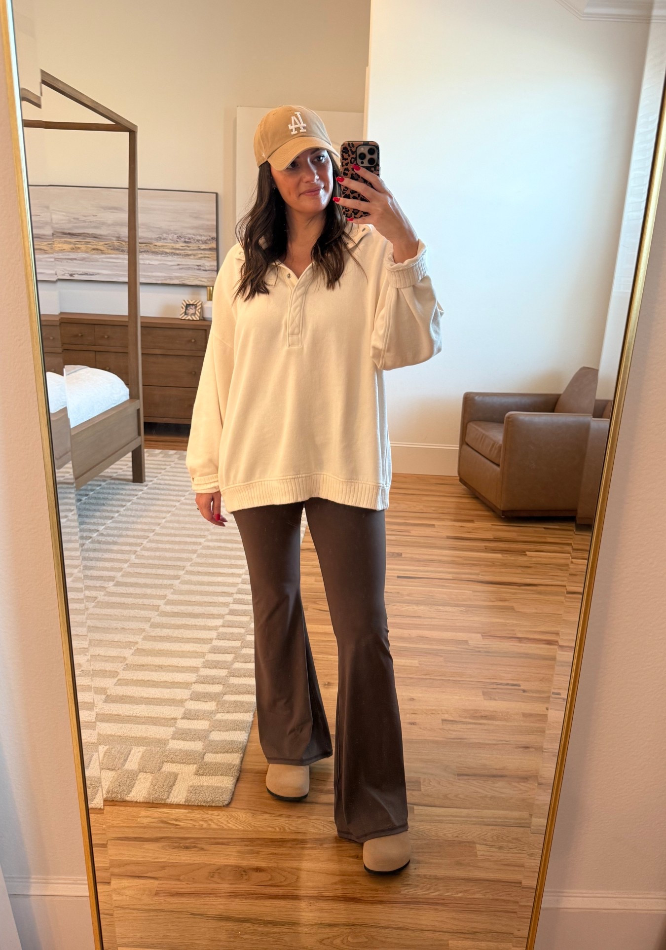 Cute and comfy fall outfit! These Amazon leggings are my absolute FAV! I also love my oversized Aerie sweaters 🤎