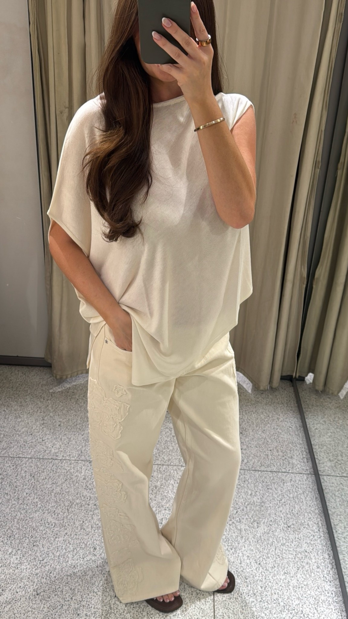 cape top & cream denim 🤌🏼🍂

Zara Jeans

#LTKuk #LTKFashionMonth #LTKautumn