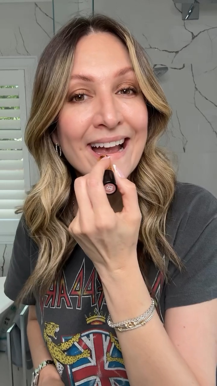 I ❤️ makeup and skincare. Trying something different by swatching 4 drugstore lipsticks from @revlon. These four nudes for my skin tone are all a little different as I try to find my favourite one.