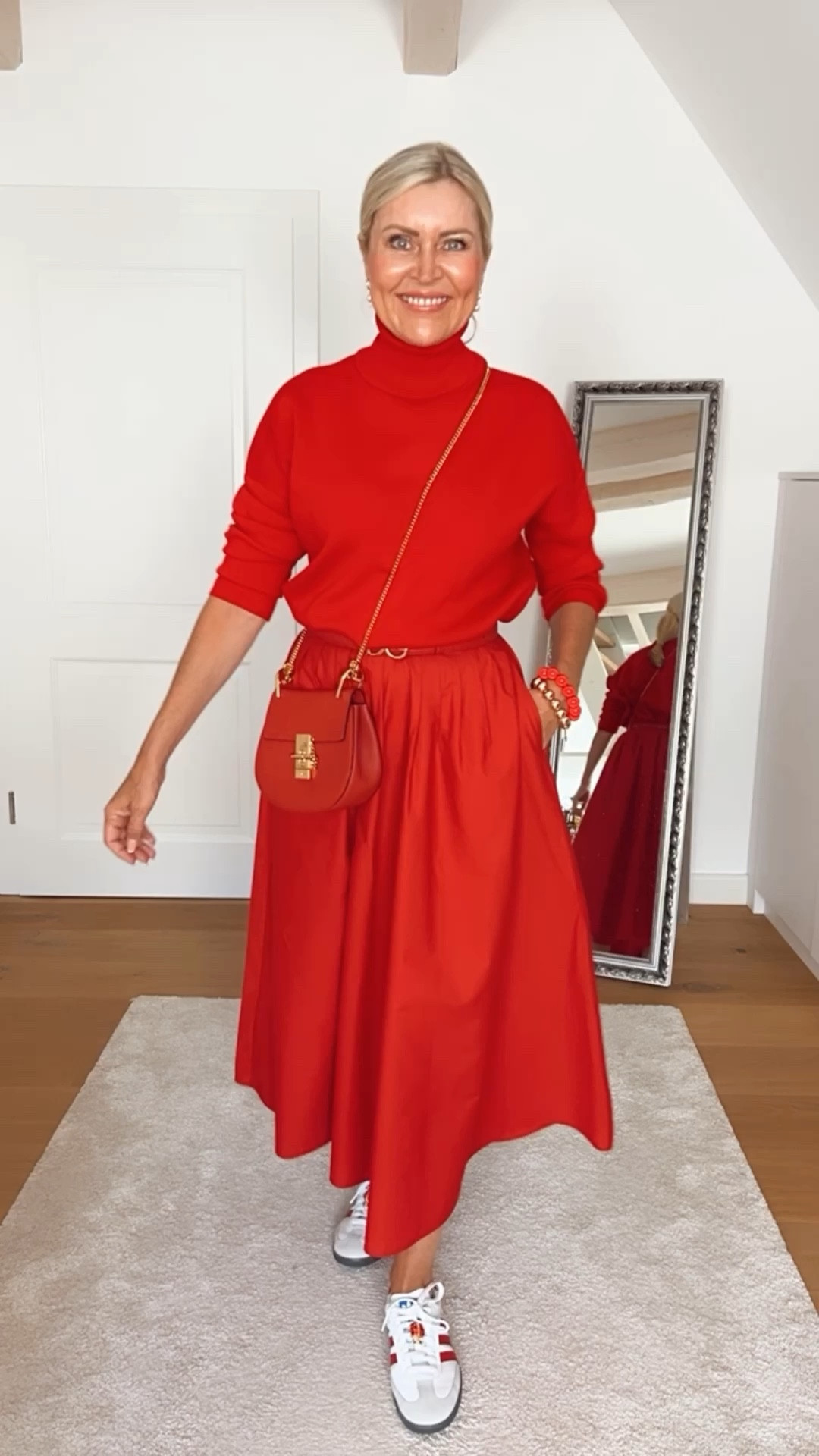 ❤️6 Outfits mit einem roten Maxirock. Welches Outfit gefällt dir am besten?
.

.
#skirt #skirtstyle #skirtoutfit 
#longskirt #skirtstyles #midirock 
#midiskirt #redskirt #rollnecksweater #rollneckjumper 
#rollkragenpullover  
#monochromestyle #monochromeoutfits #redstyle 
#redoutfit  #redoutfit❤️ 
#blazer #blazeroutfit 
#blazerstyle #roterrock 
#adidassamba #adidassneaker 
#modefürfrauen 
#fashionblogger_de #damenmode #modeblogger #frauenmode #modeblogger_de #fashionaccount #damskamoda

#LTKeurope #LTKdeutschland #LTKstyletip