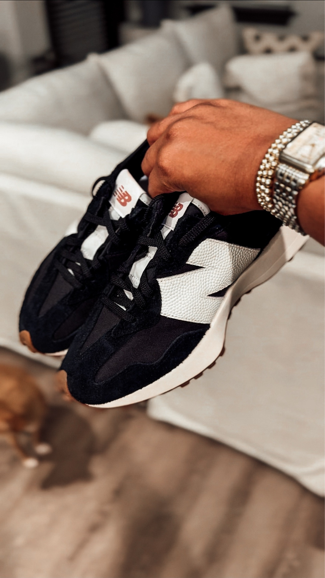 New Balance 327s 

Scroll to shop. I’m so glad you’re here


#LTKShoeCrush #LTKFindsUnder100 #LTKActive