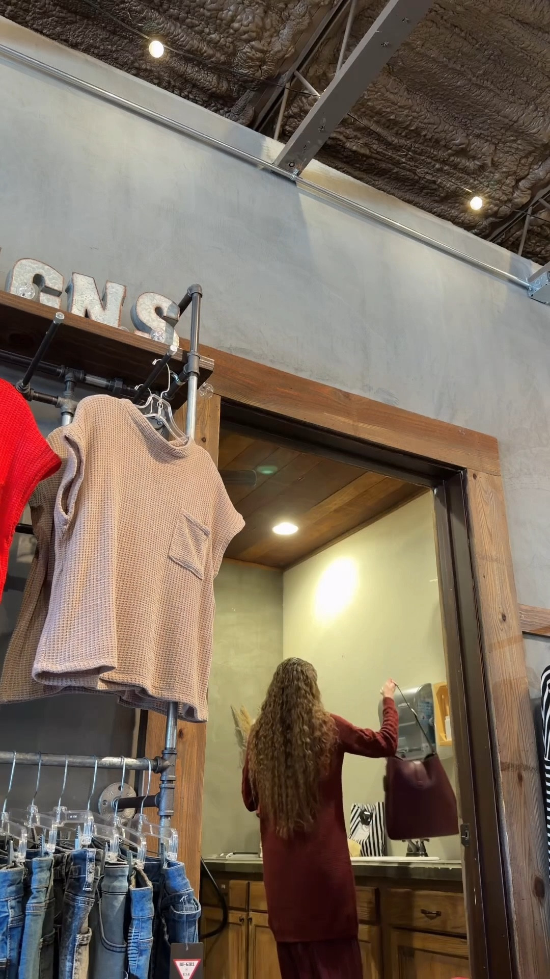 A day in my life from 8:00–2:00 ✨ morning routine, opening the shop, and prepping new arrivals 😍💖📱

#LTKgrwm #LTKdayinmylife #LTKBeauty