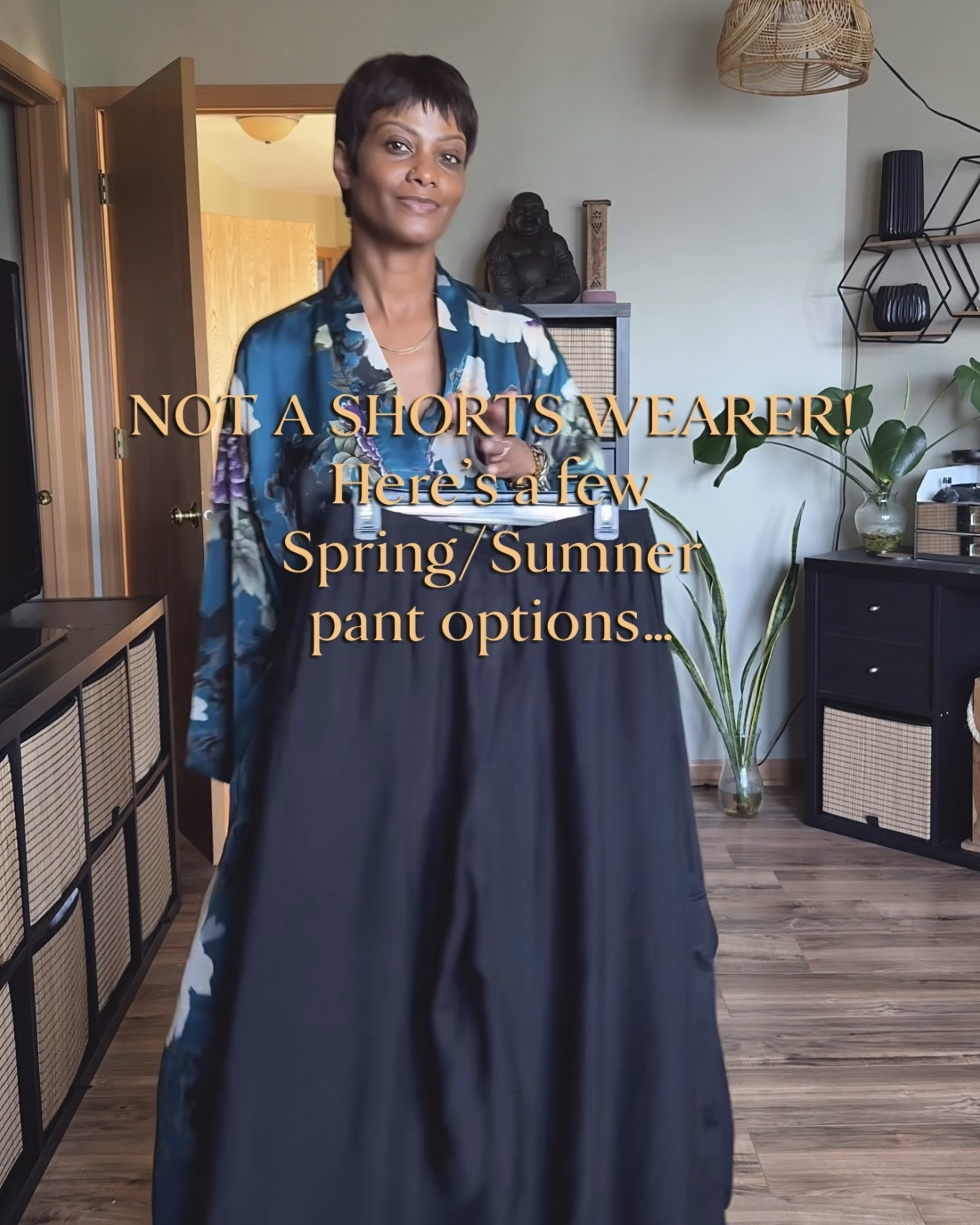 Voluminous balloon pants are an H&M in store exclusive. For size reference I’m wearing a (M) if you locate them in store. But I have also listed some alternatives here. 
The tailored pleated balloon pants in a (M)
The bloomer pants are a small and the version from UO are a must have in my cart 🫣
Cargo wide leg pant is vintage H&M but I’ve listed one similar pair I could find. 
Cargo linen joggers are vintage Kennith Cole but I found an alternative pair. 

#springsummerstyle #pantstyle #inseason #trendingpants 