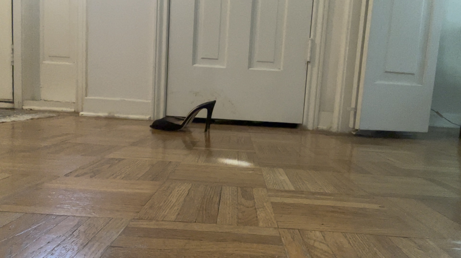 So I have some sort of foot injury (bursitis/plantar fascia/bruise?) but one of the things I have been told is to avoid flats. Lucky me! I’ve been training for this all my life!!!  And my go to #paulandrew mules are such a help!! #investmentpiece 

#LTKOver40 #LTKStyleTip #LTKShoeCrush