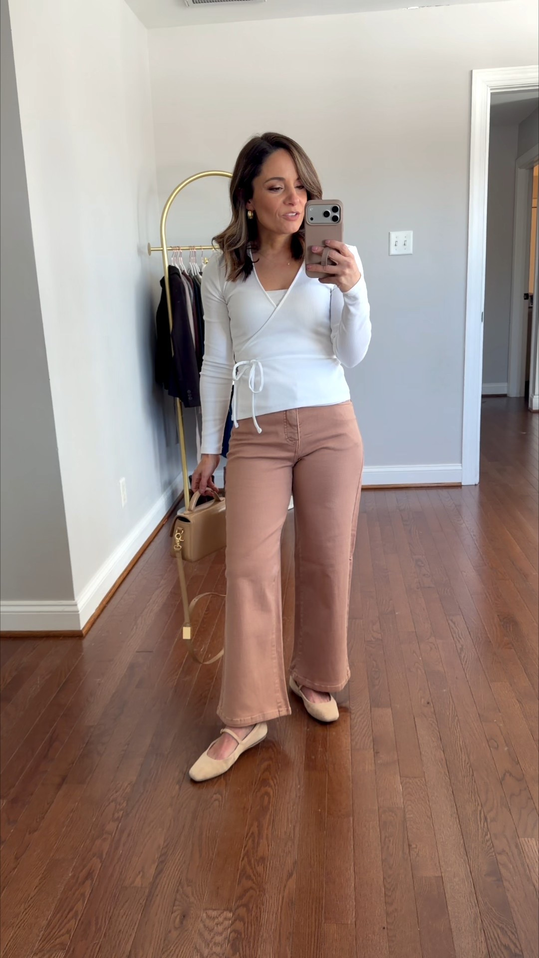 Love these jeans for spring! They also come in other colors including white. 

Jeans: 24 - 26” inseam, 10” rise. Petite has a 24” inseam, 9.5” rise. True to size but they stretch a lot with wear. 
Top: petite xxs 
Shoes: tts 

#LTKPetite