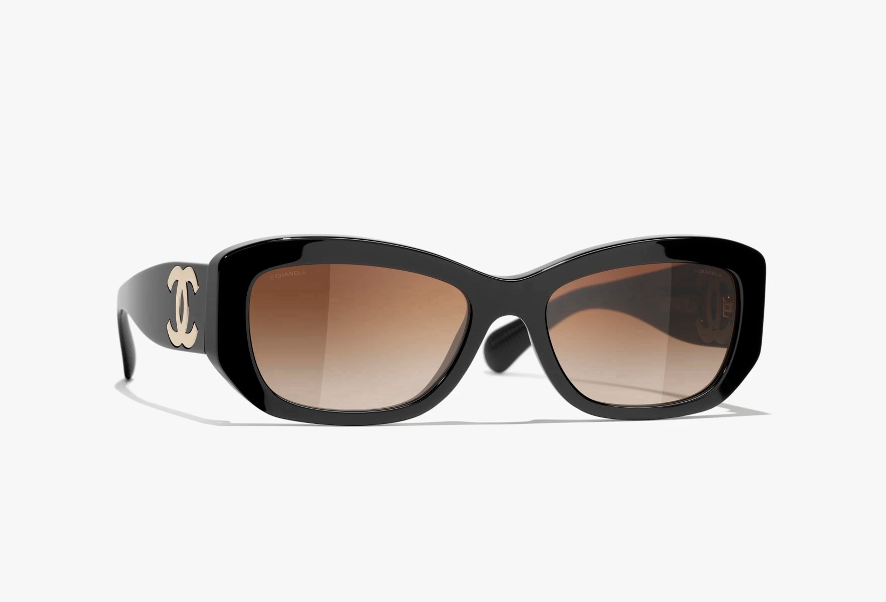 Sunglasses I would splurge on!!😎✨

#LTKOver40 #LTKdayinmylife #LTKselfcare