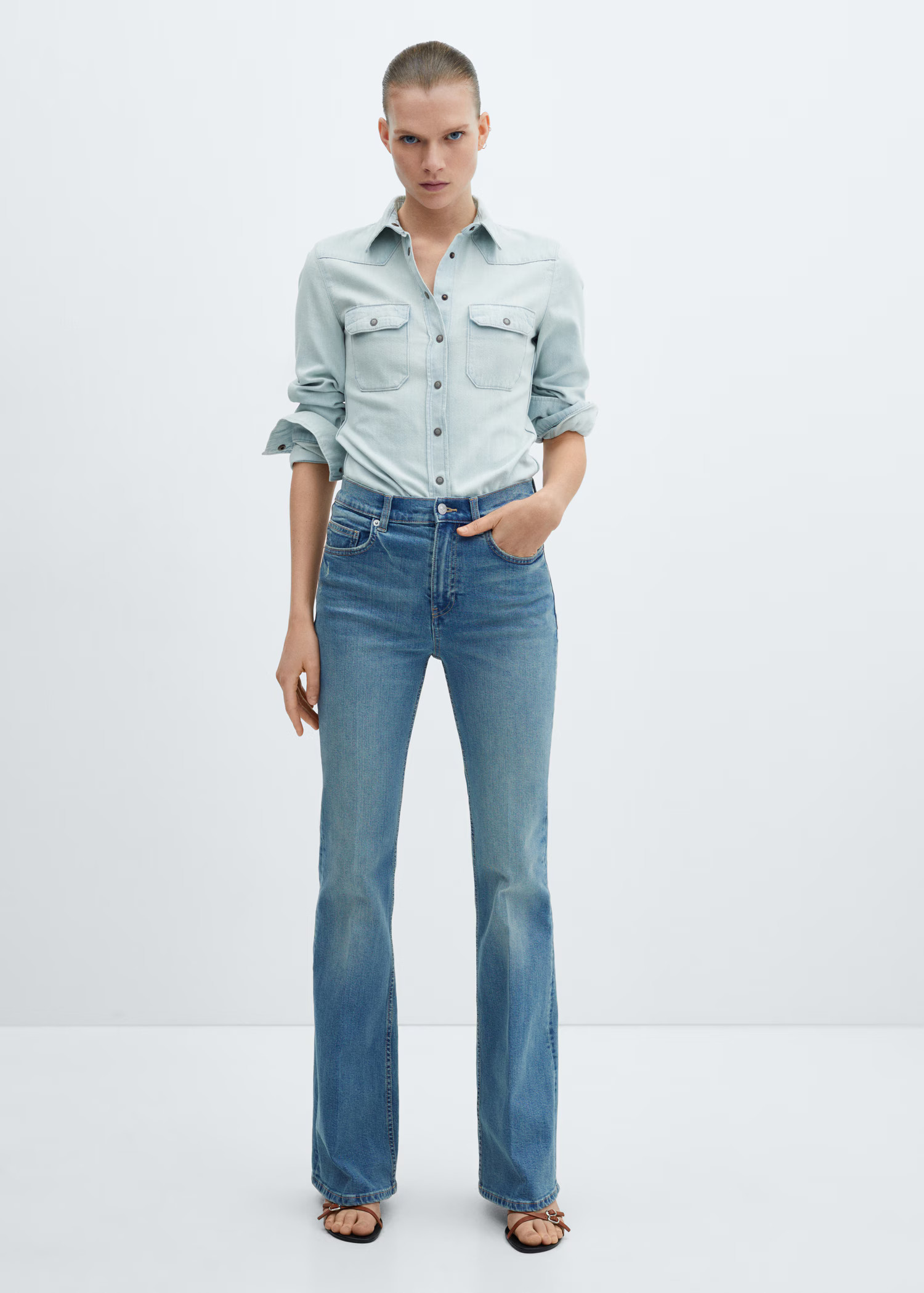 High-waist flared jeans | MANGO (US)