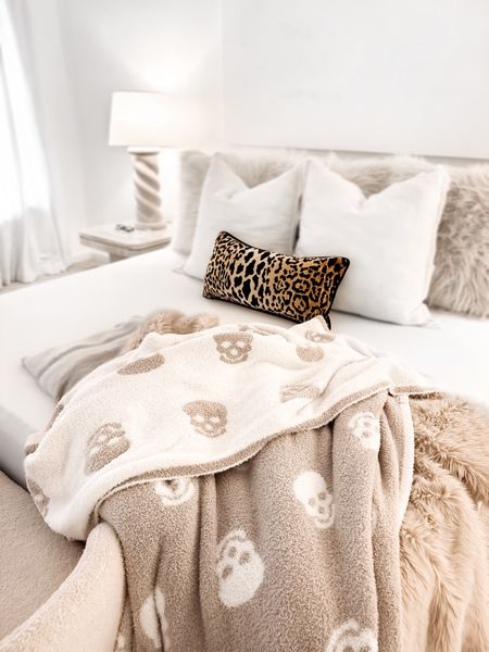 This is hands down the PERFECT neutral Halloween skull blanket! I ordered the 50x70 one and I’m in love. Soooo soft. They also have a black and white version. Both on sale currently 

LTK Halloween,  neutral Halloween, TSC X TIA BOOTH : SKULLS BUTTERY BLANKET taupe and white, skull blanket 

Follow my shop @skullsandleopard on the @shop.LTK app to shop this post and get my exclusive app-only content!


https://liketk.it/4jrMV 

#LTKsalealert #LTKhome #LTKHalloween
