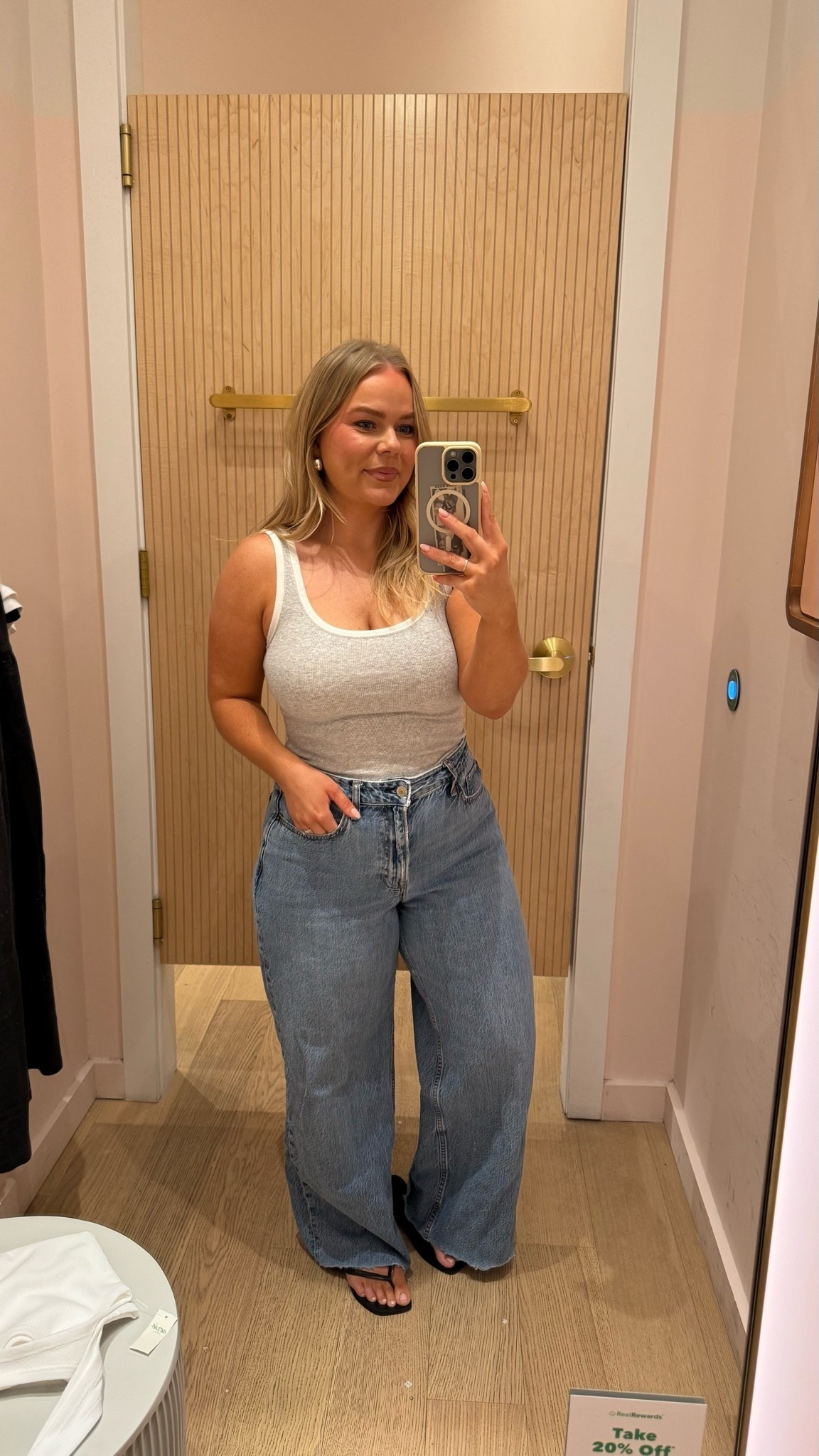 Simple Summer outfit. I’m in size M in tank