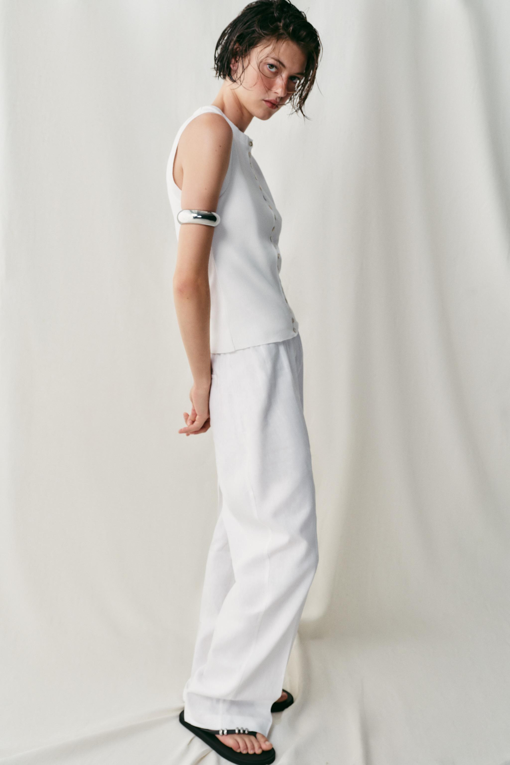 BUTTONED TOP | Zara US