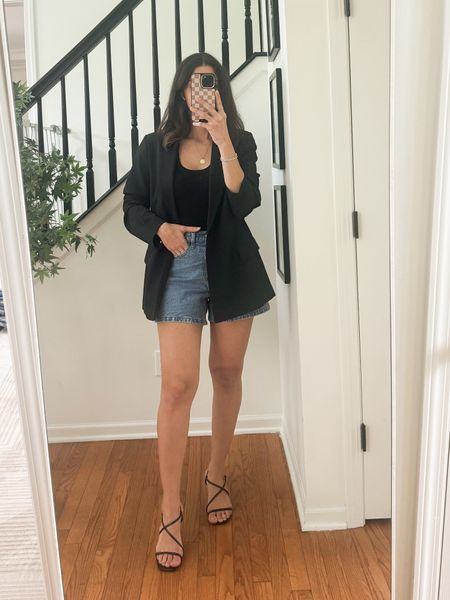 Spring outfit with denim shorts 